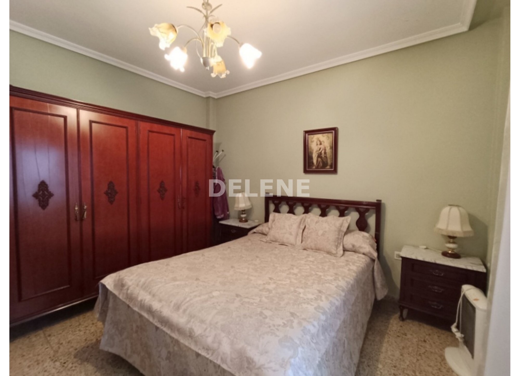 2895 PISO CON BALCÓN, ZONA ISABEL LA CATÓLICA