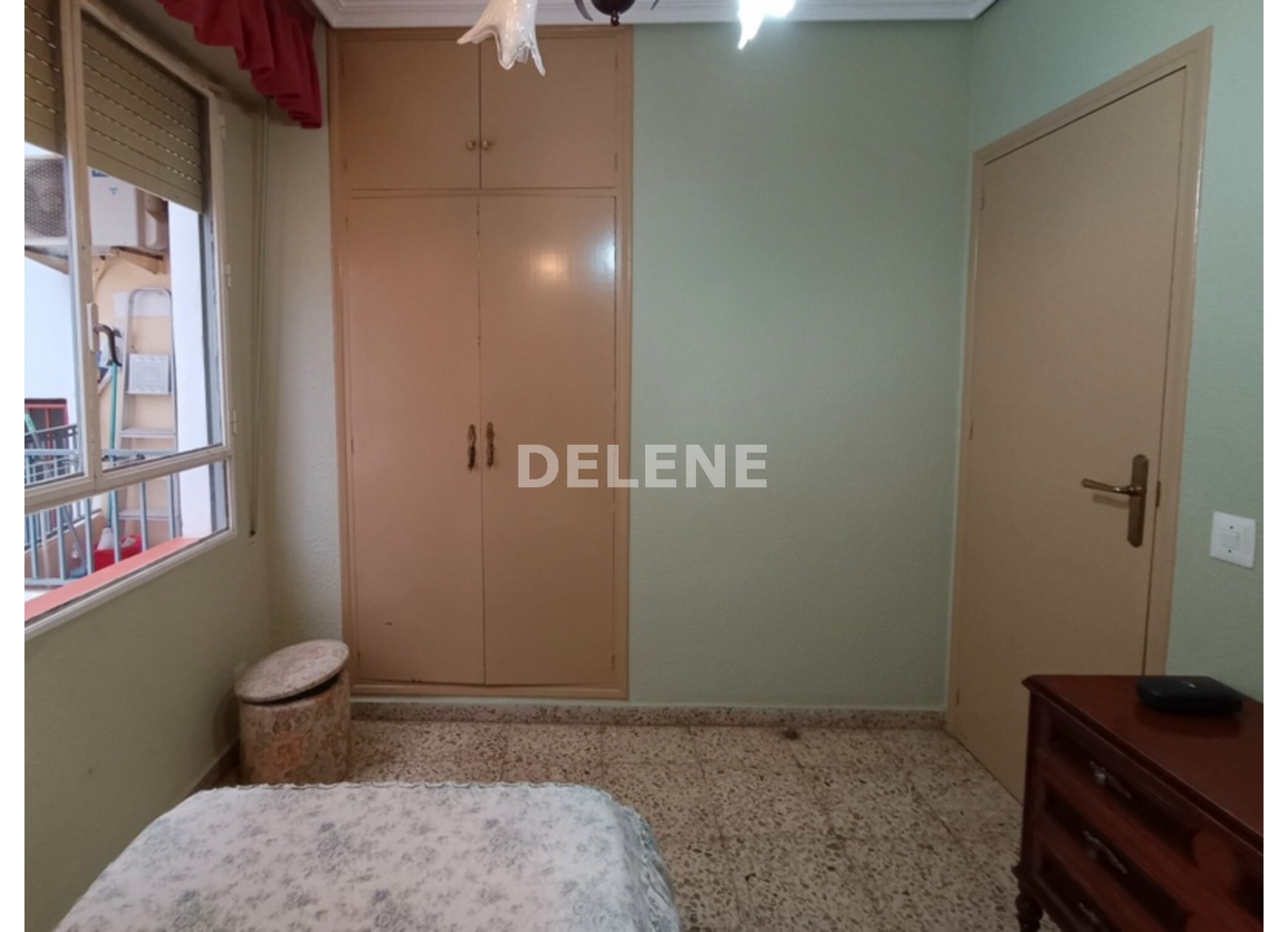 2895 PISO CON BALCÓN, ZONA ISABEL LA CATÓLICA