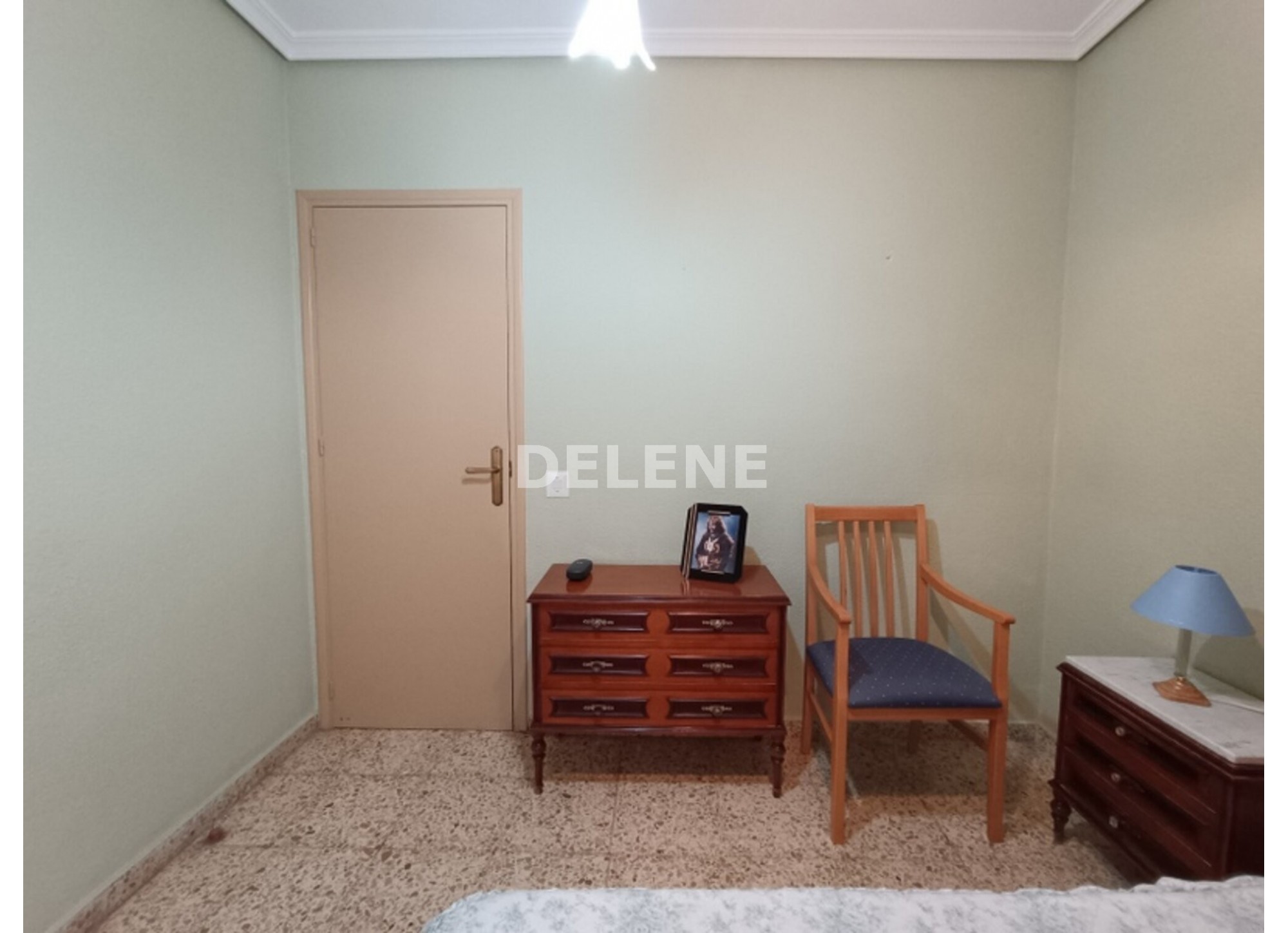 2895 PISO CON BALCÓN, ZONA ISABEL LA CATÓLICA