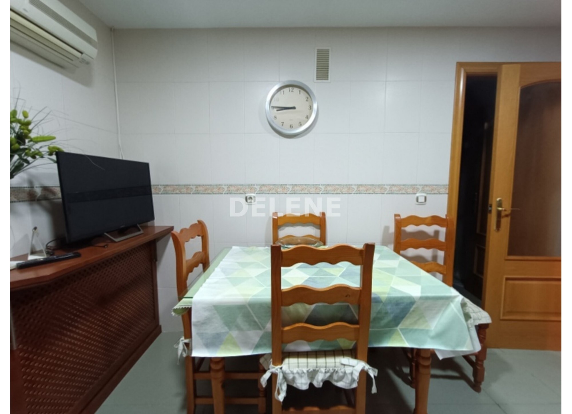 2894 PISO CON BALCÓN Y GARAJE, ZONA GRAN VÍA