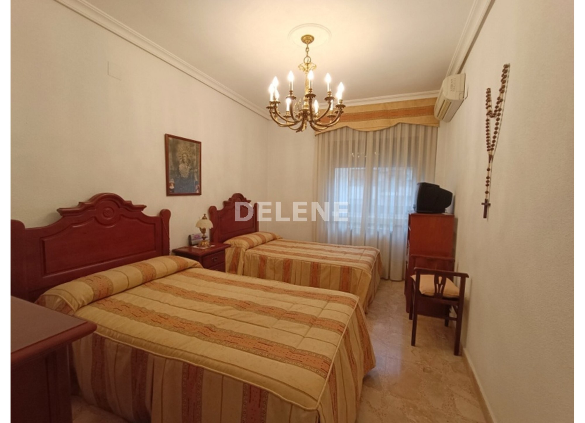 2894 PISO CON BALCÓN Y GARAJE, ZONA GRAN VÍA