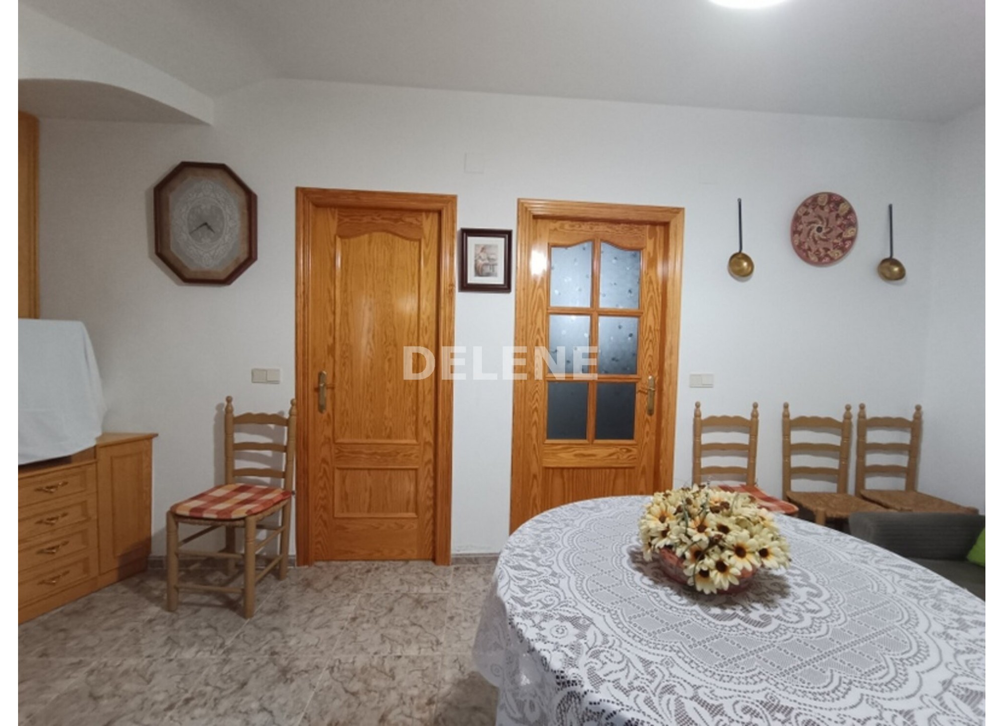 2896 CASA CON COCHERA, PATIO Y TRASTERO, TOBARRA