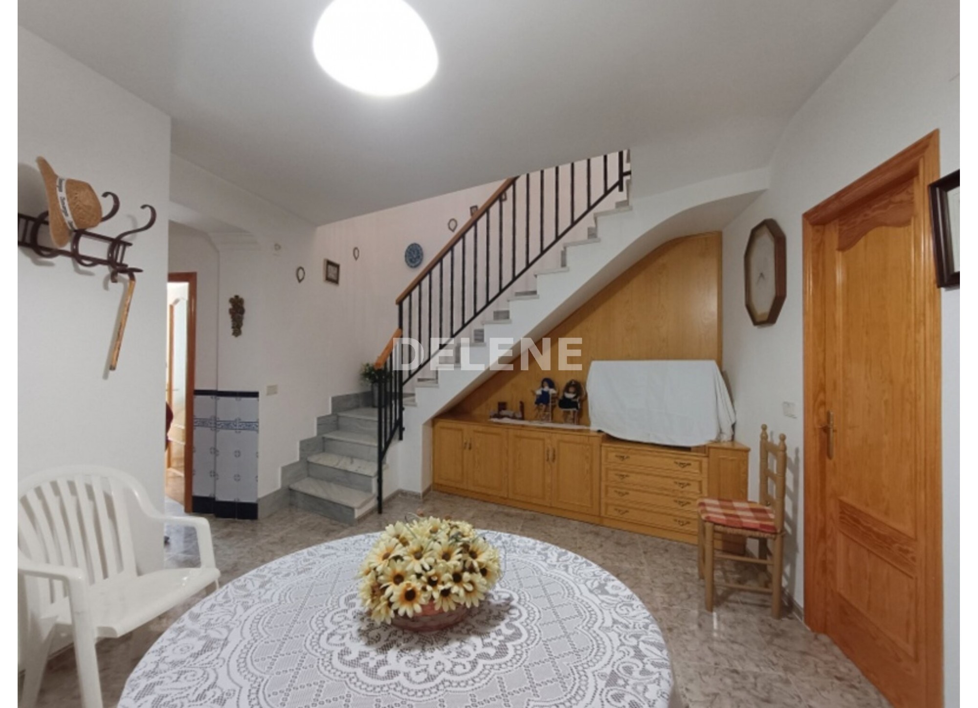 2896 CASA CON COCHERA, PATIO Y TRASTERO, TOBARRA