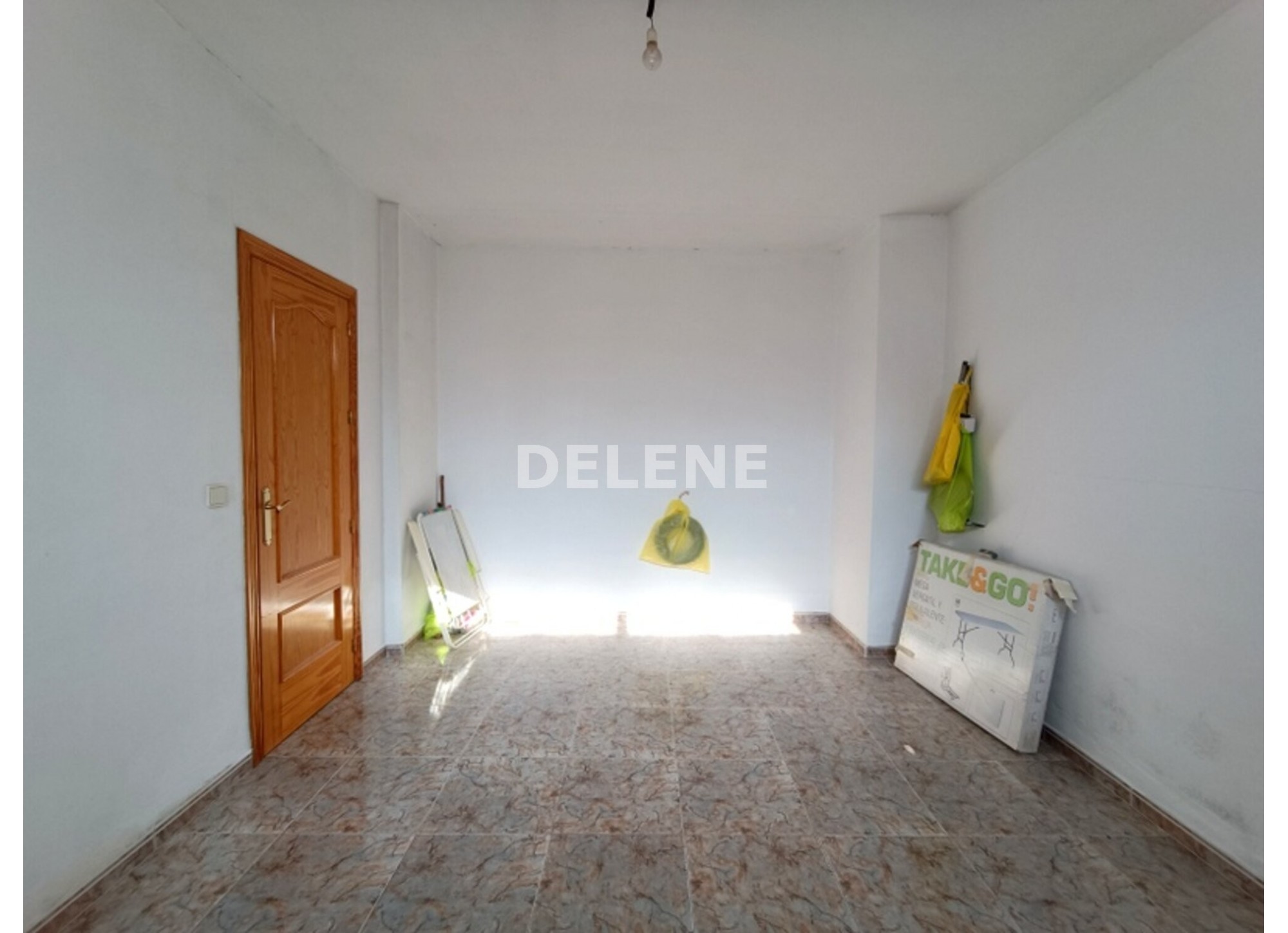 2896 CASA CON COCHERA, PATIO Y TRASTERO, TOBARRA