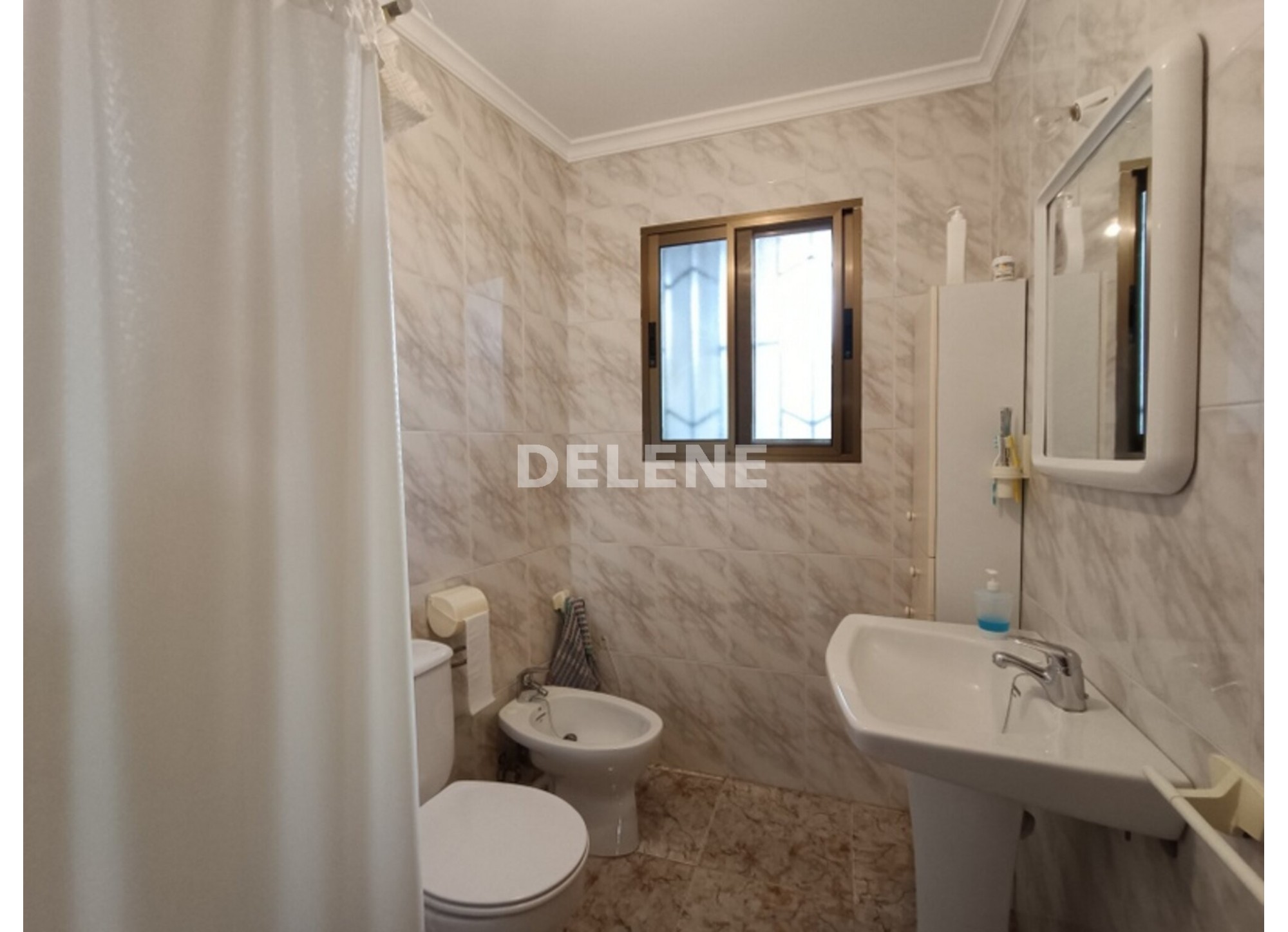 2896 CASA CON COCHERA, PATIO Y TRASTERO, TOBARRA