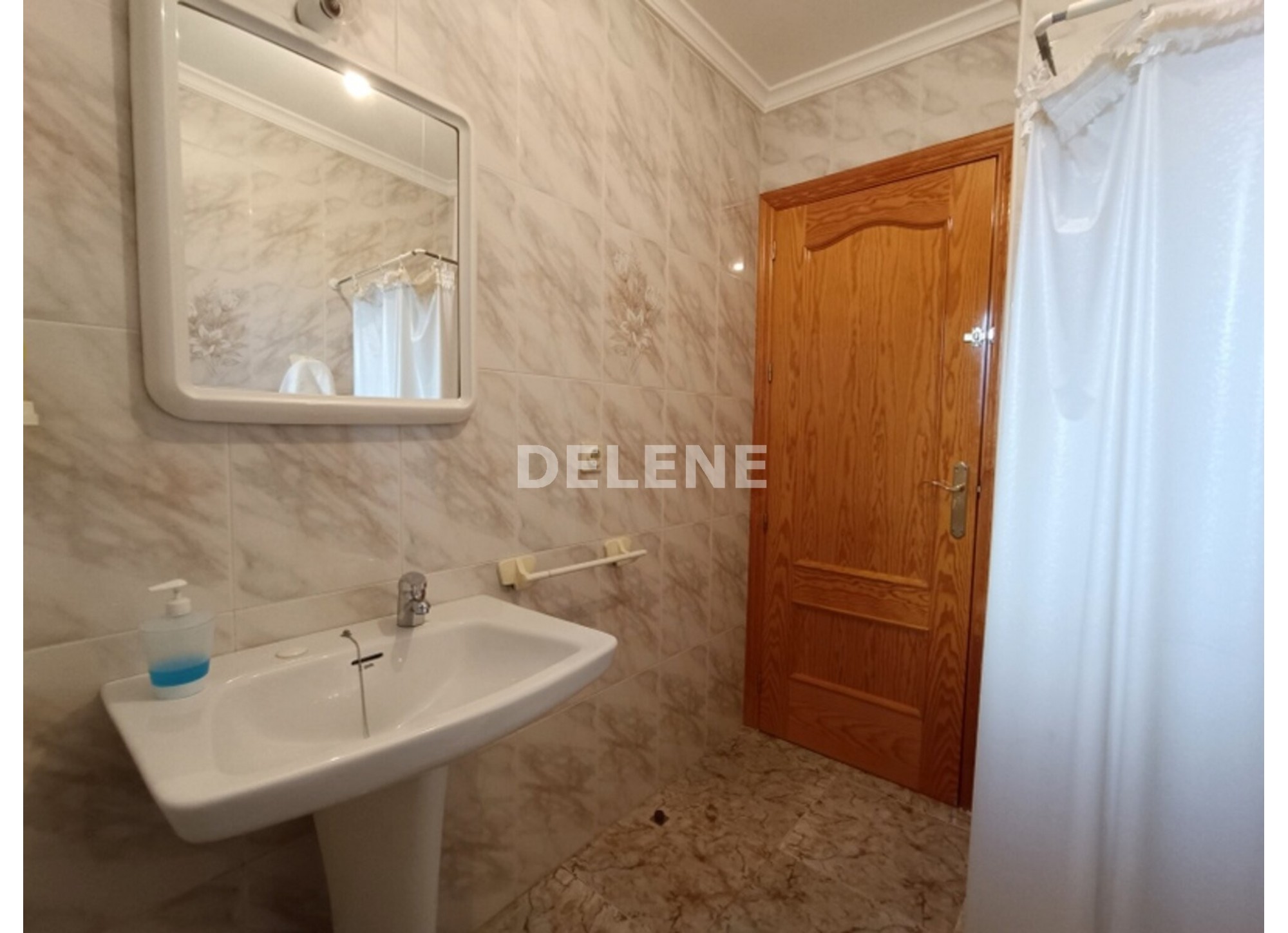 2896 CASA CON COCHERA, PATIO Y TRASTERO, TOBARRA