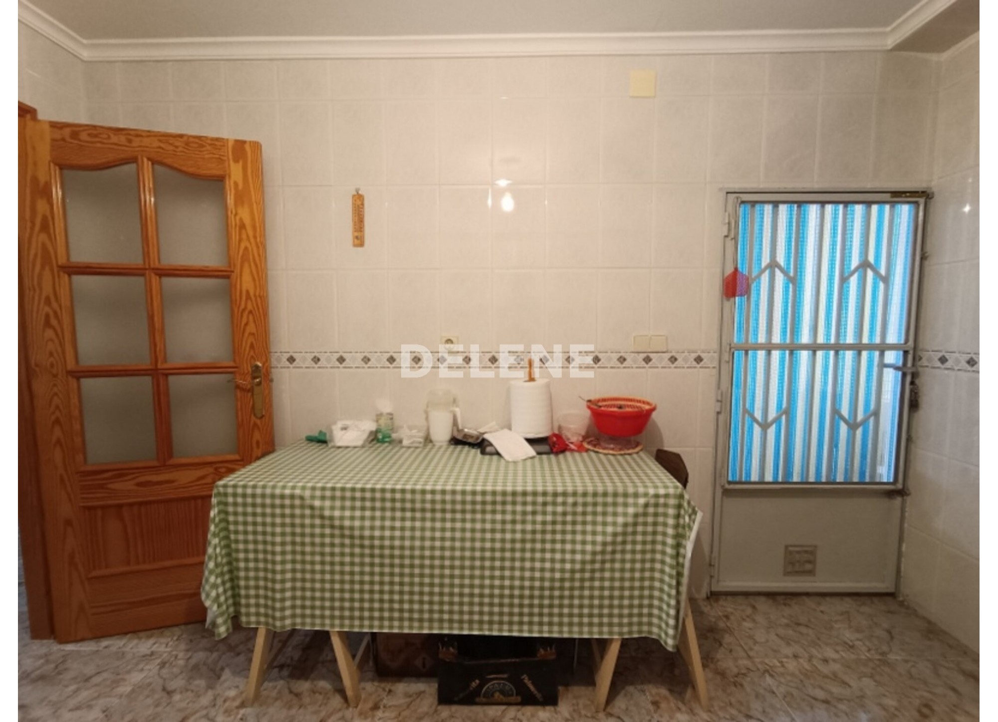 2896 CASA CON COCHERA, PATIO Y TRASTERO, TOBARRA