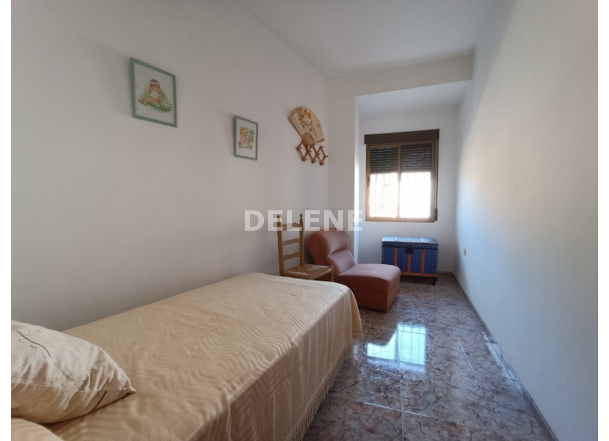 2896 CASA CON COCHERA, PATIO Y TRASTERO, TOBARRA