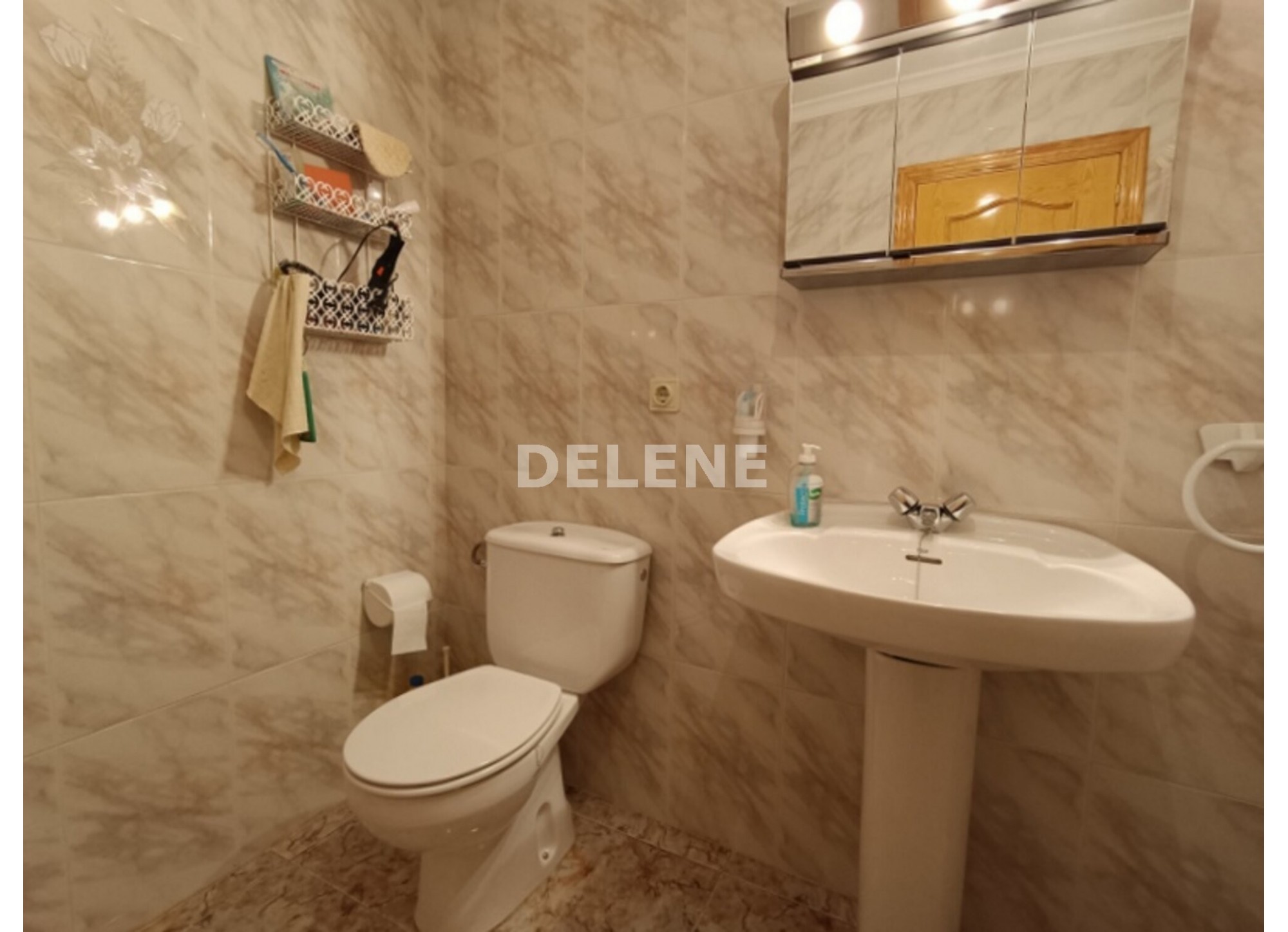 2896 CASA CON COCHERA, PATIO Y TRASTERO, TOBARRA