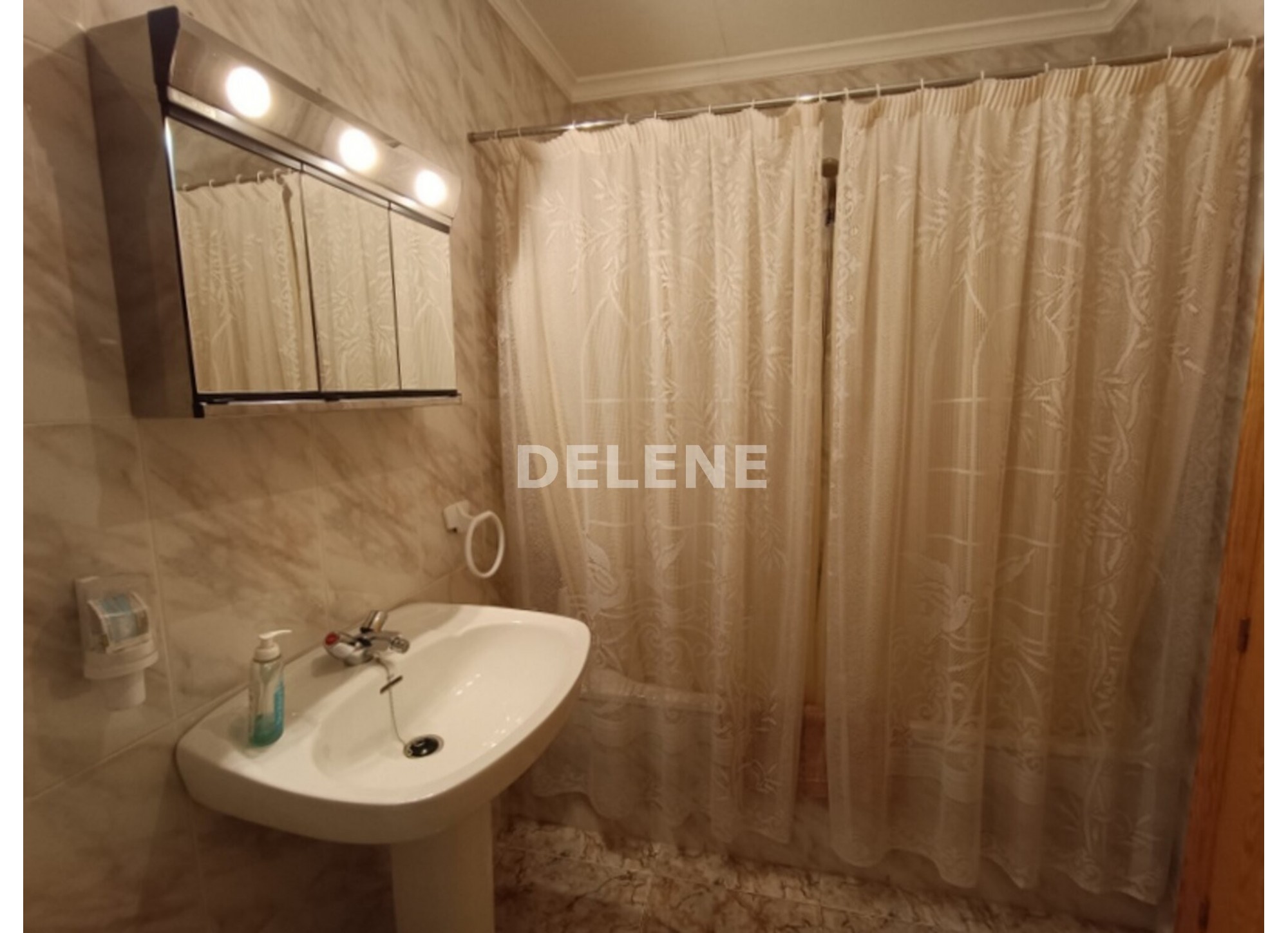 2896 CASA CON COCHERA, PATIO Y TRASTERO, TOBARRA