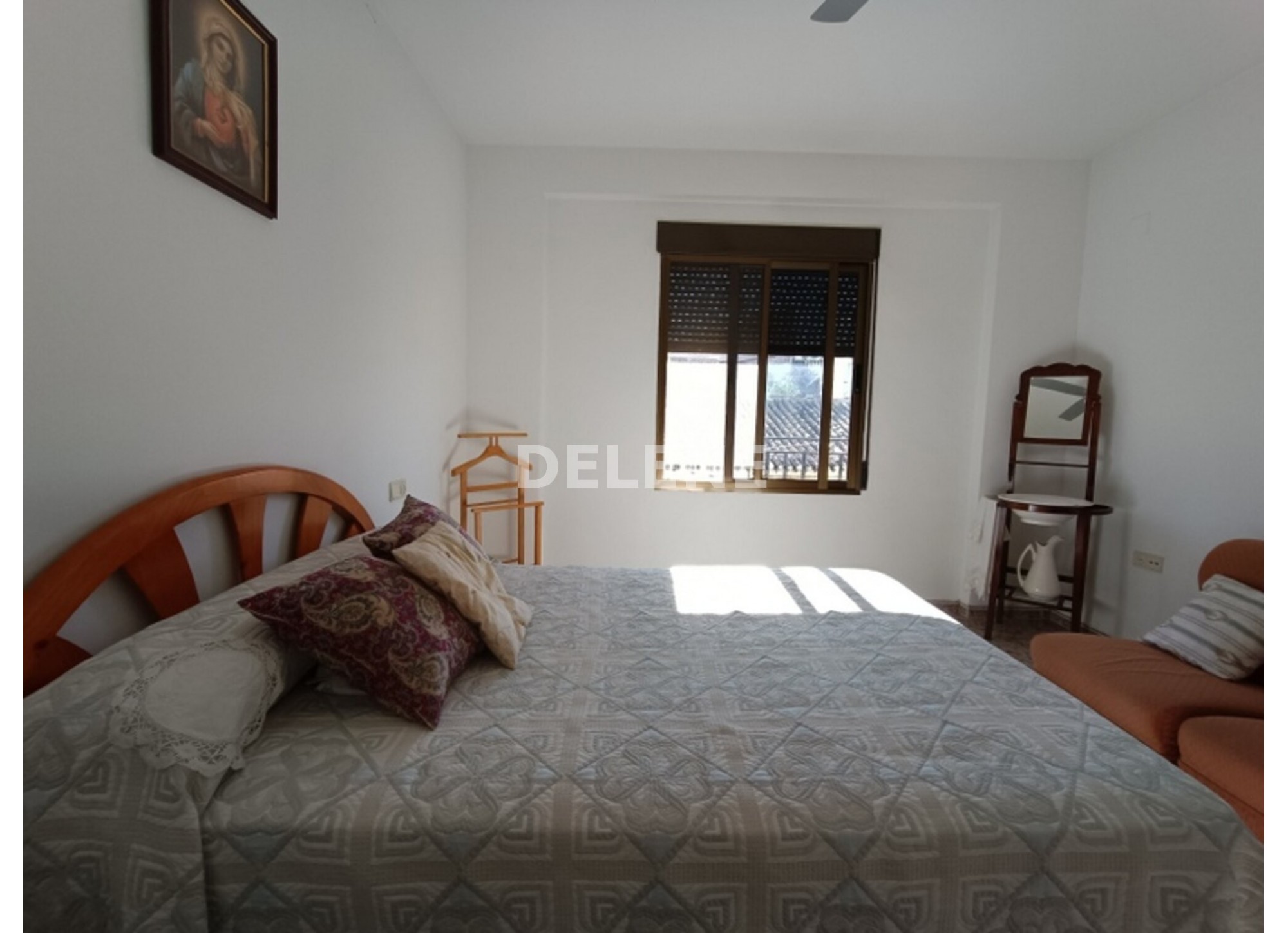 2896 CASA CON COCHERA, PATIO Y TRASTERO, TOBARRA