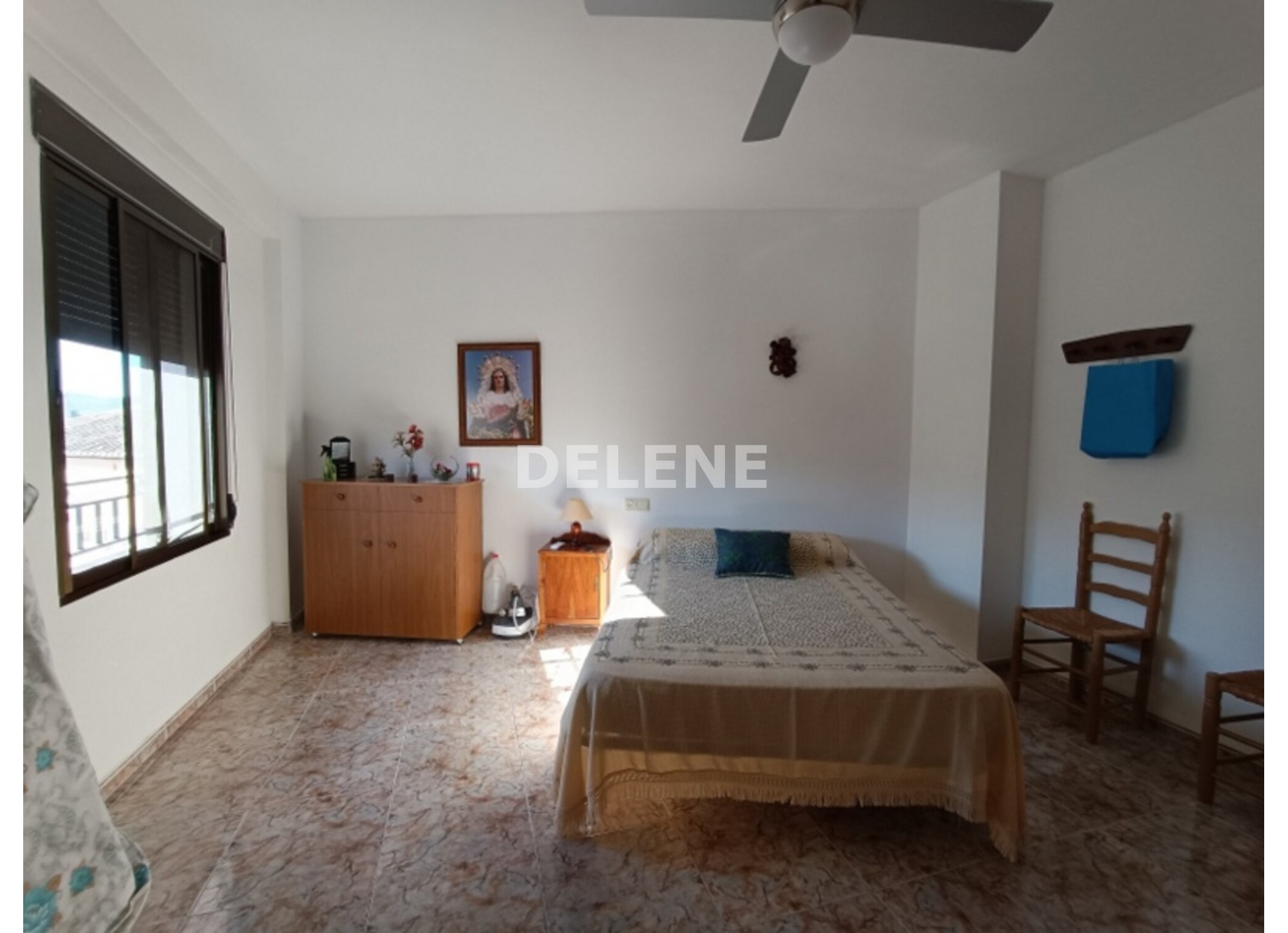 2896 CASA CON COCHERA, PATIO Y TRASTERO, TOBARRA