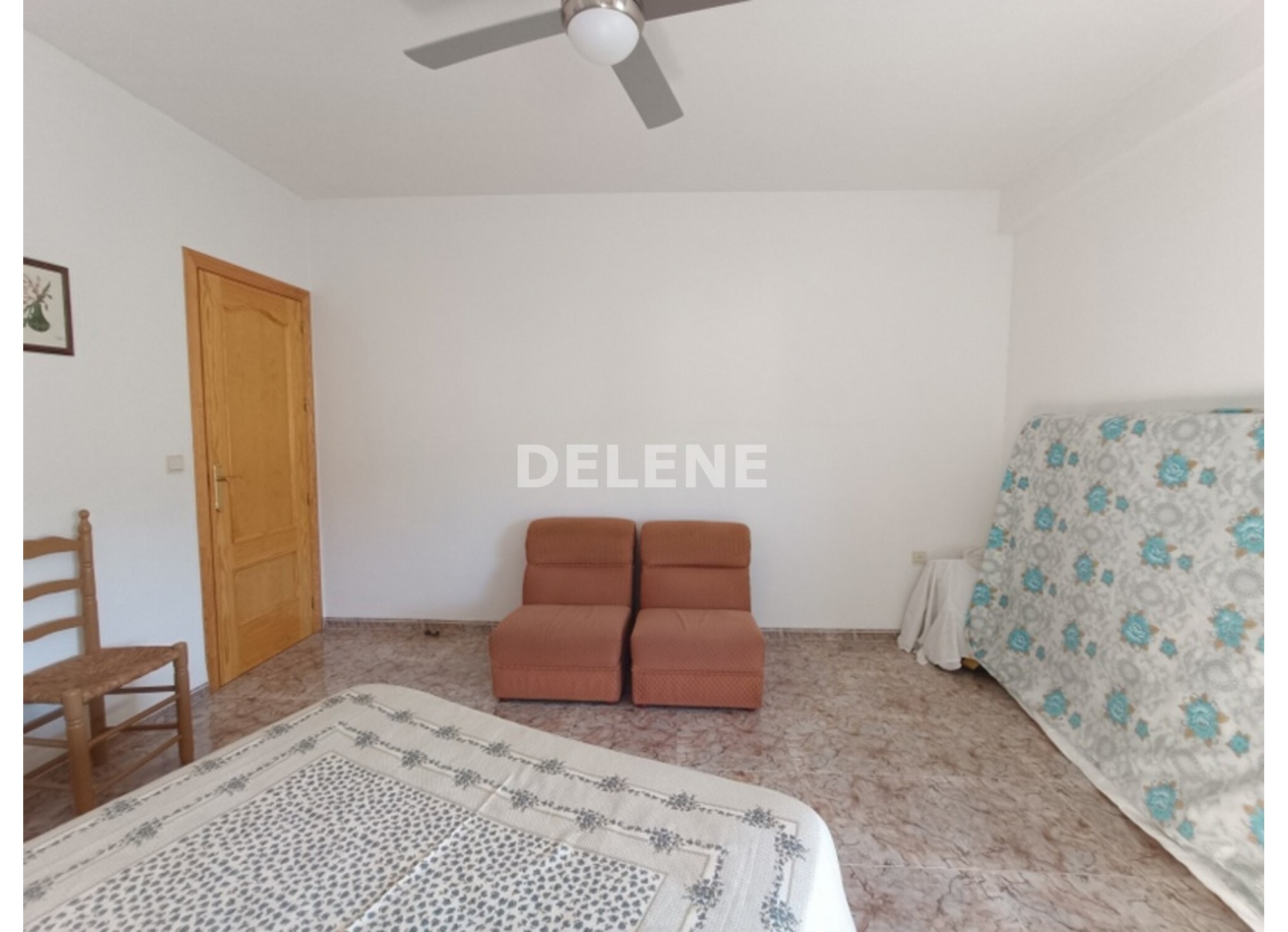 2896 CASA CON COCHERA, PATIO Y TRASTERO, TOBARRA