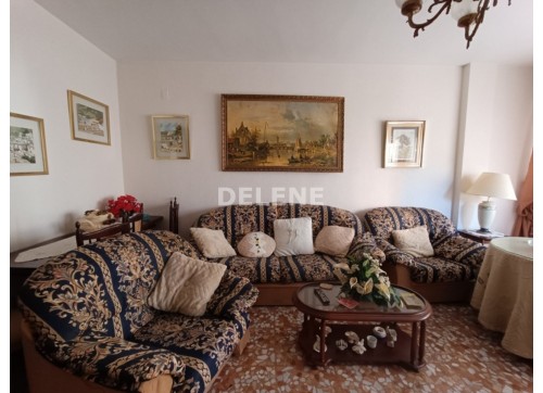 2898 PISO CON BALCÓN Y TRASTERO, ZONA CRUZ DE LOS CAIDOS