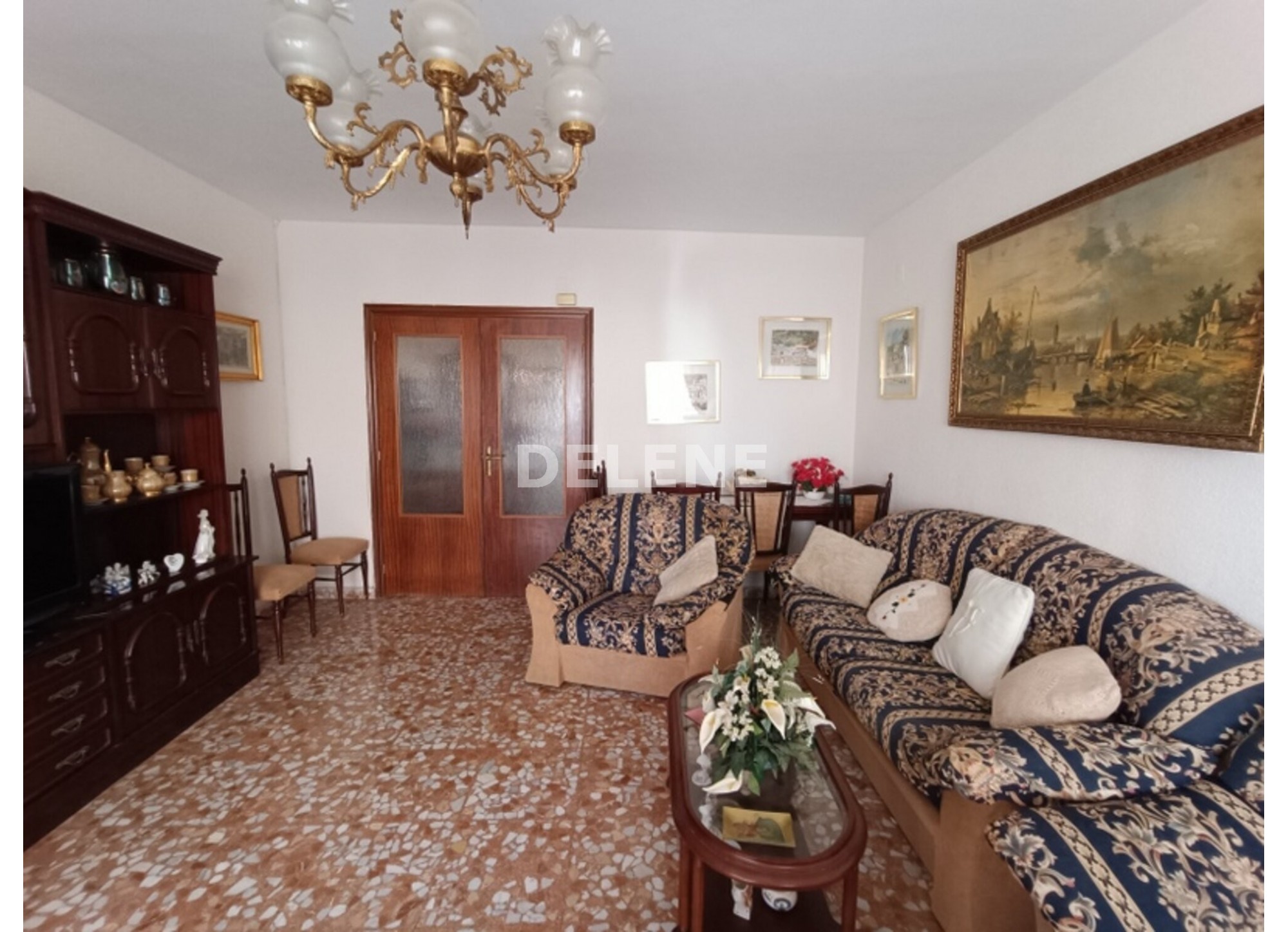 2898 PISO CON BALCÓN Y TRASTERO, ZONA CRUZ DE LOS CAIDOS