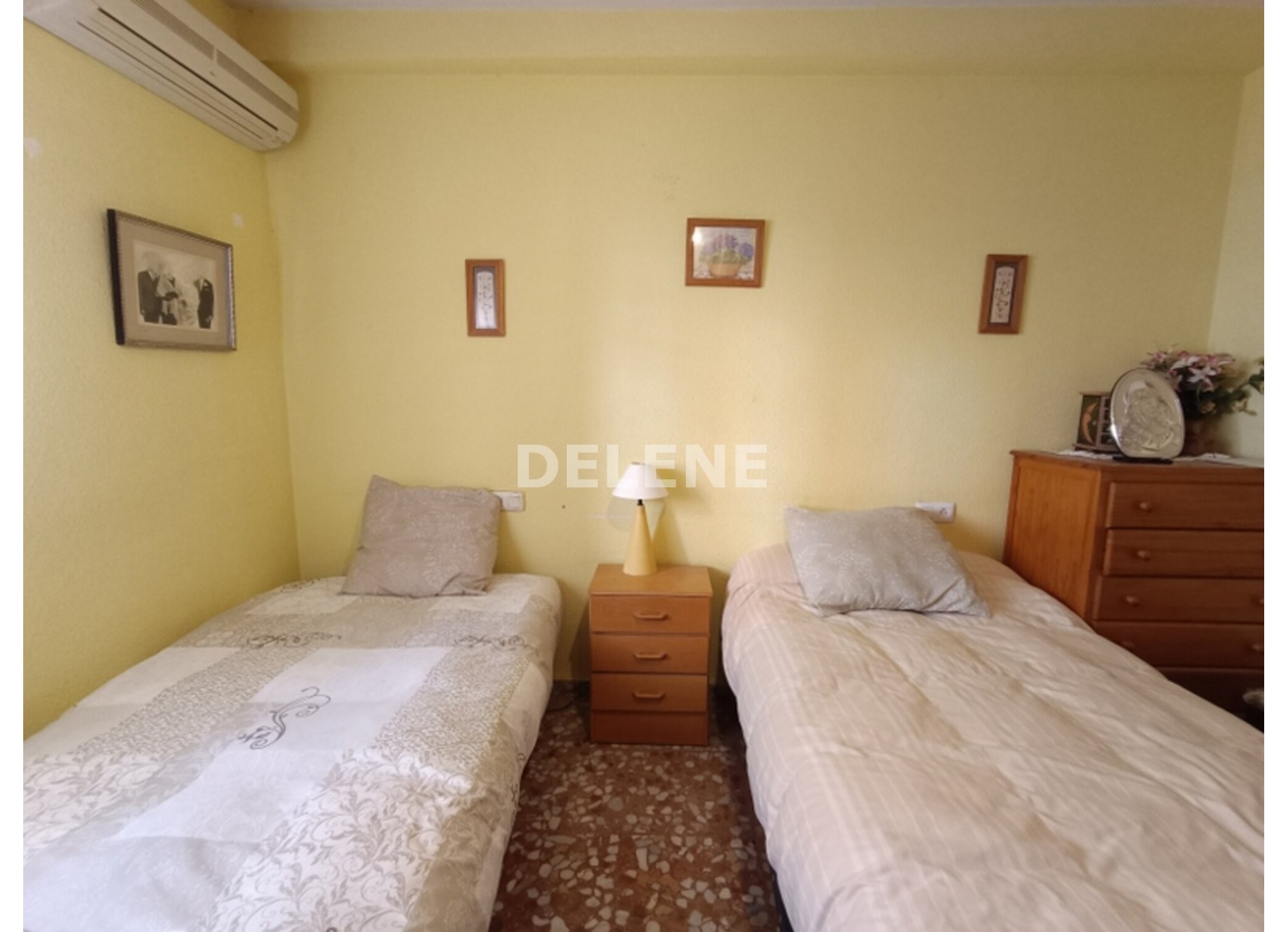 2898 PISO CON BALCÓN Y TRASTERO, ZONA CRUZ DE LOS CAIDOS