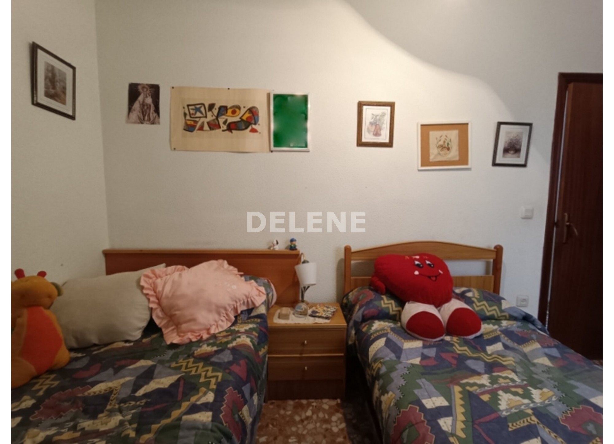 2898 PISO CON BALCÓN Y TRASTERO, ZONA CRUZ DE LOS CAIDOS