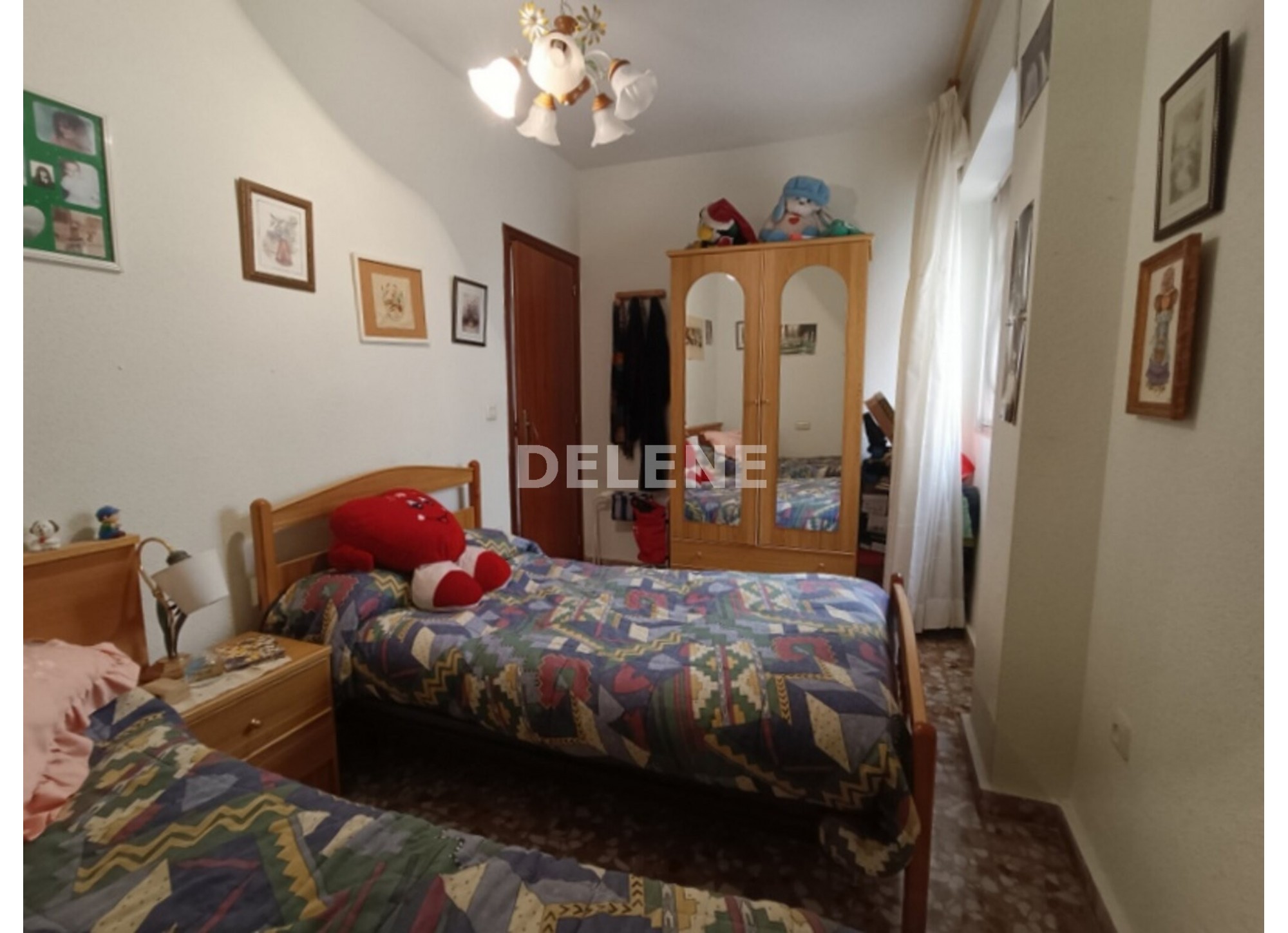 2898 PISO CON BALCÓN Y TRASTERO, ZONA CRUZ DE LOS CAIDOS