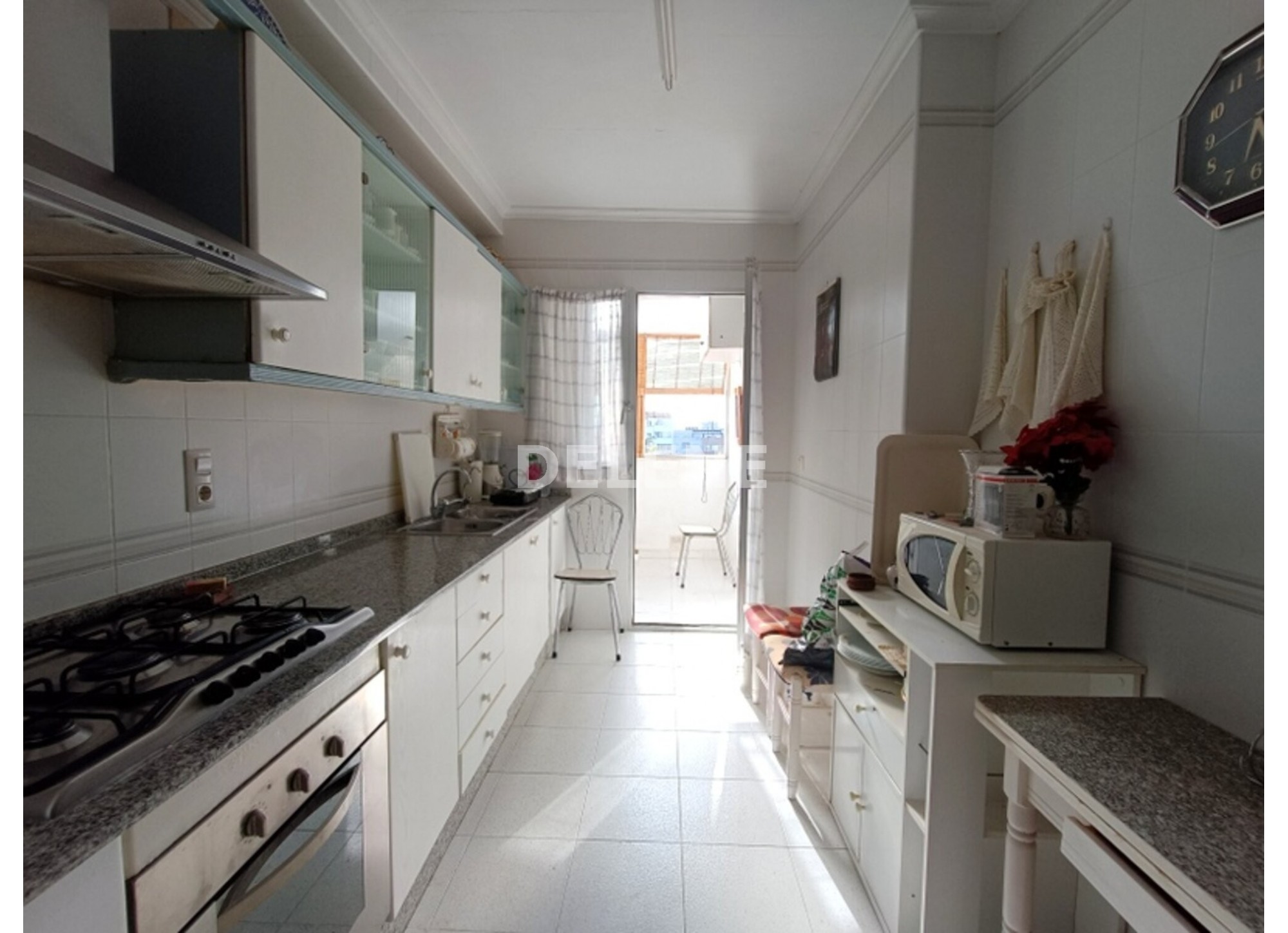 2898 PISO CON BALCÓN Y TRASTERO, ZONA CRUZ DE LOS CAIDOS