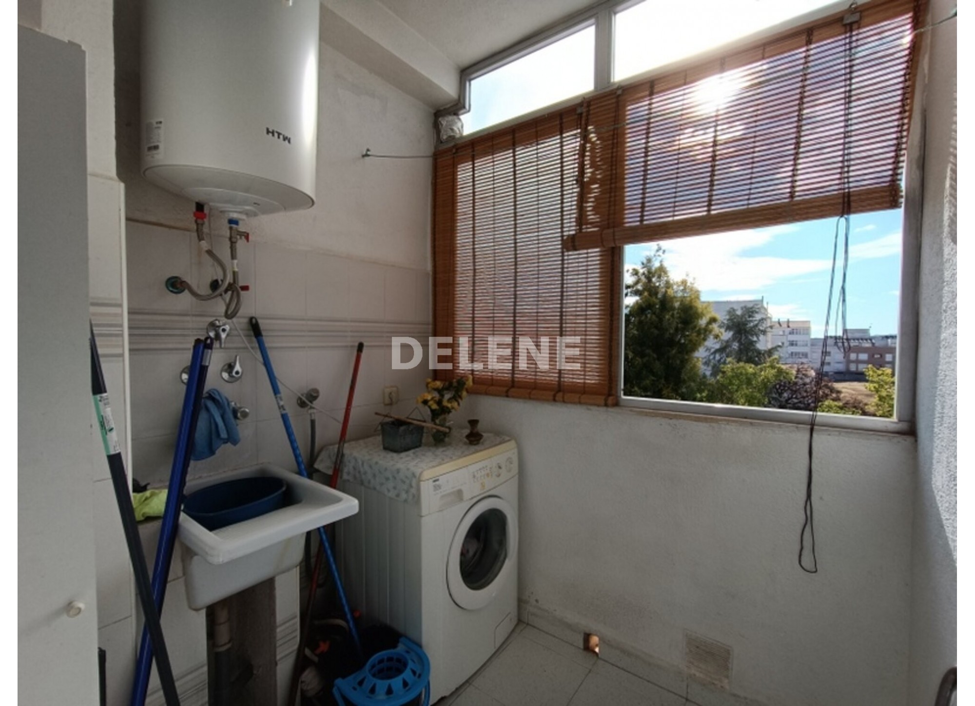 2898 PISO CON BALCÓN Y TRASTERO, ZONA CRUZ DE LOS CAIDOS