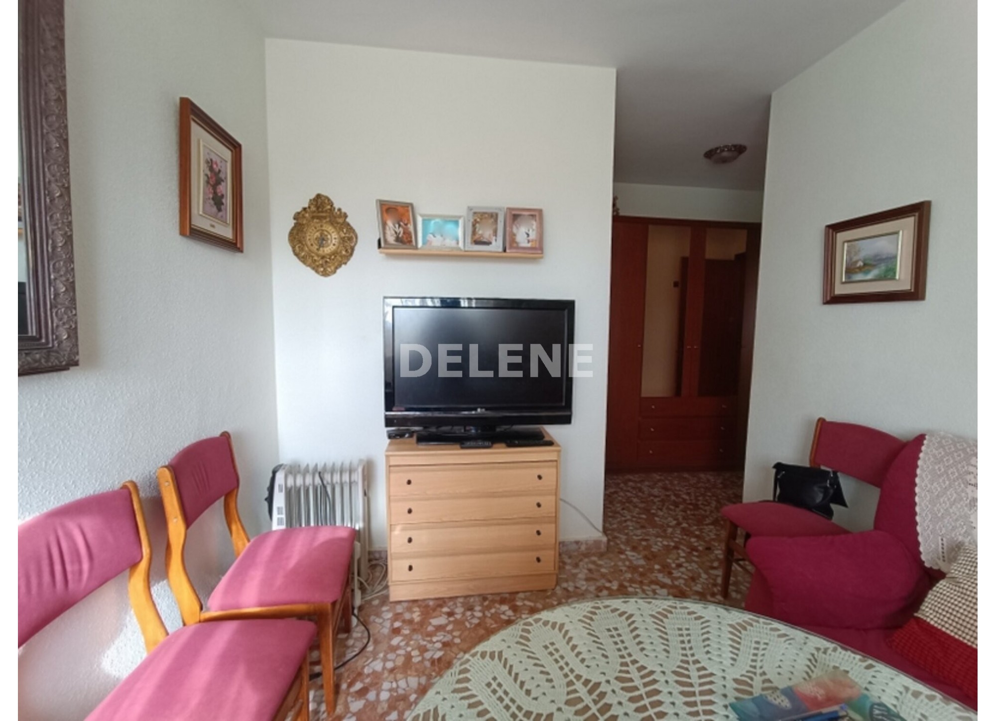 2898 PISO CON BALCÓN Y TRASTERO, ZONA CRUZ DE LOS CAIDOS