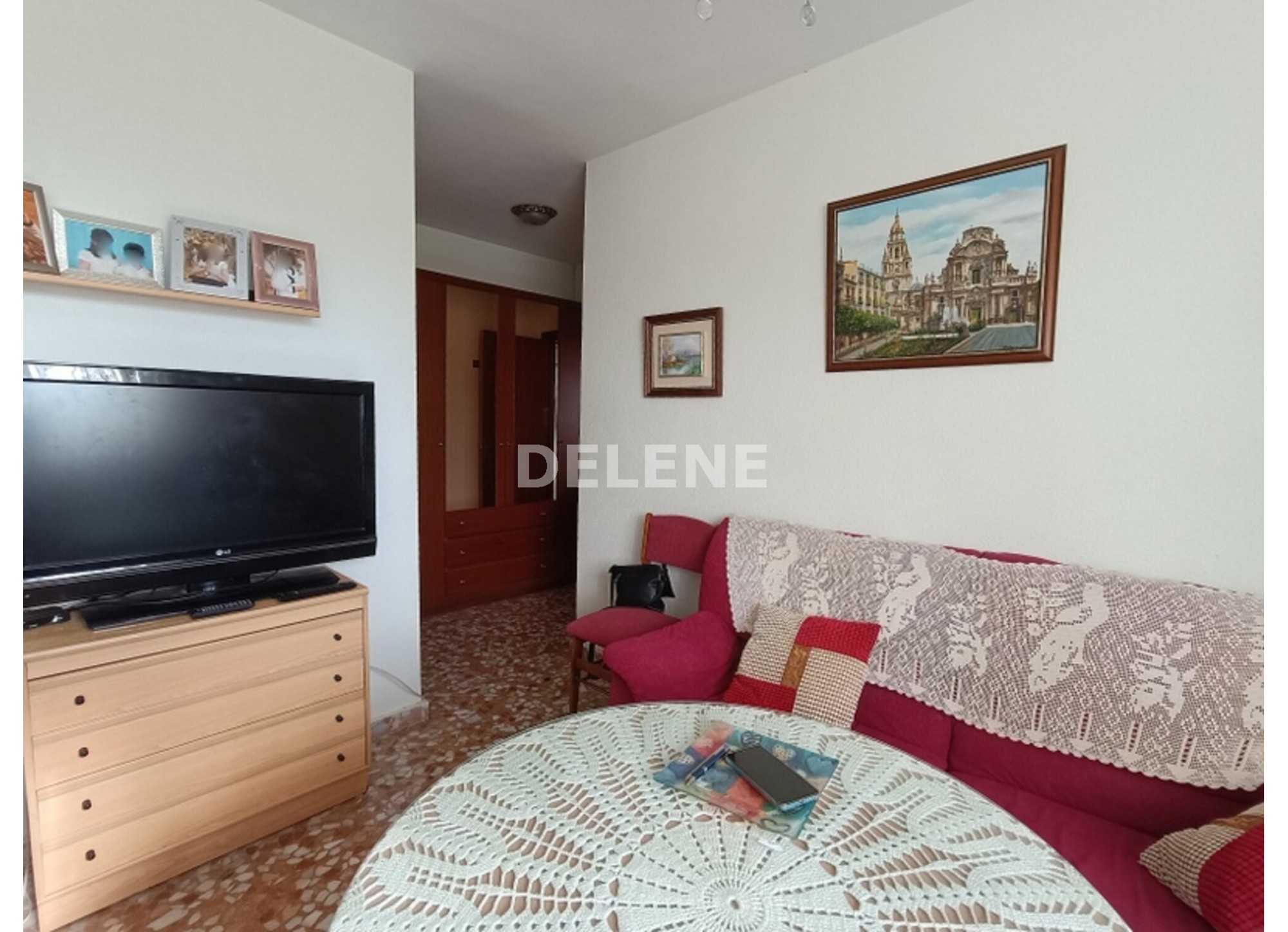 2898 PISO CON BALCÓN Y TRASTERO, ZONA CRUZ DE LOS CAIDOS