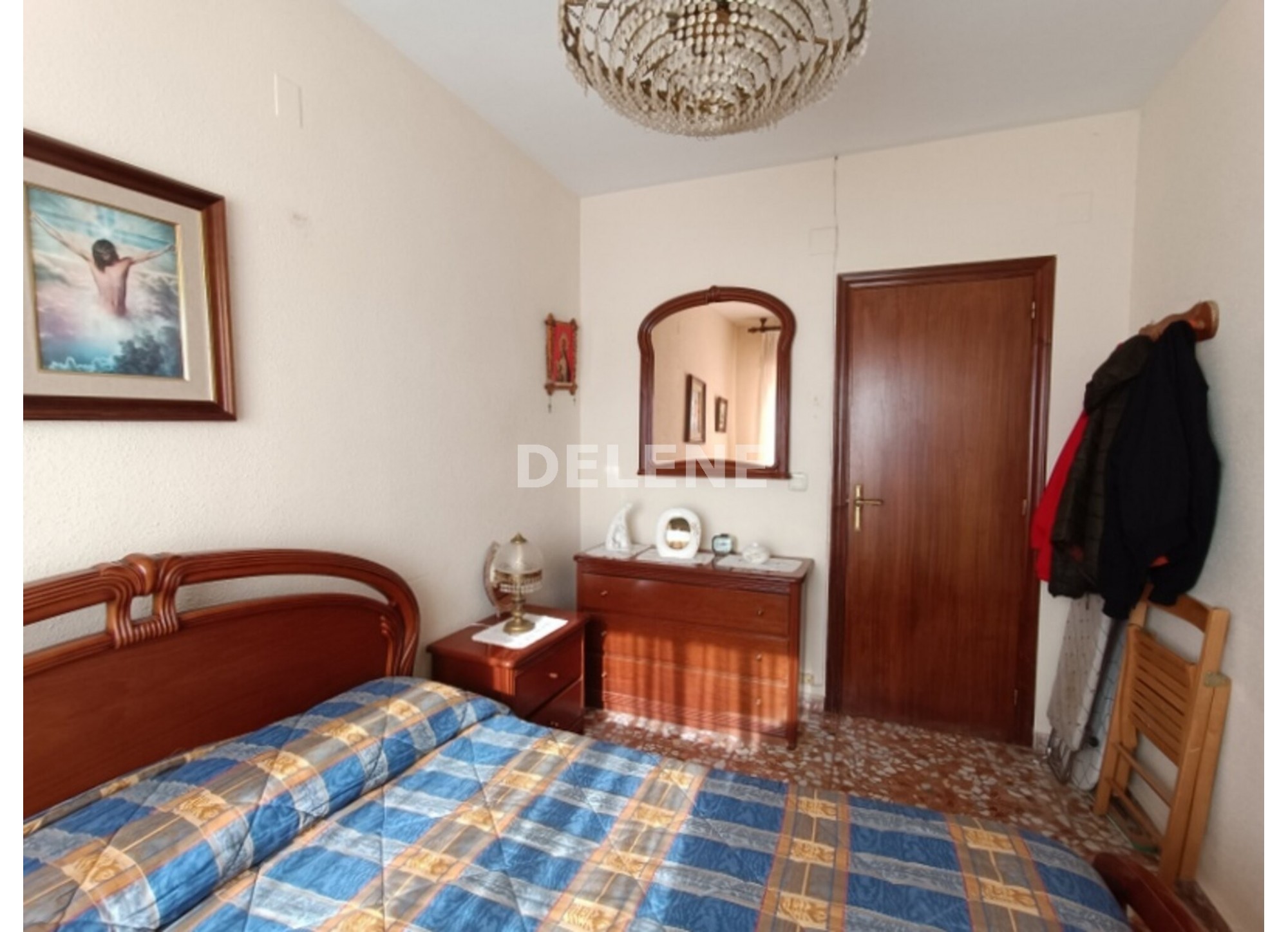 2898 PISO CON BALCÓN Y TRASTERO, ZONA CRUZ DE LOS CAIDOS