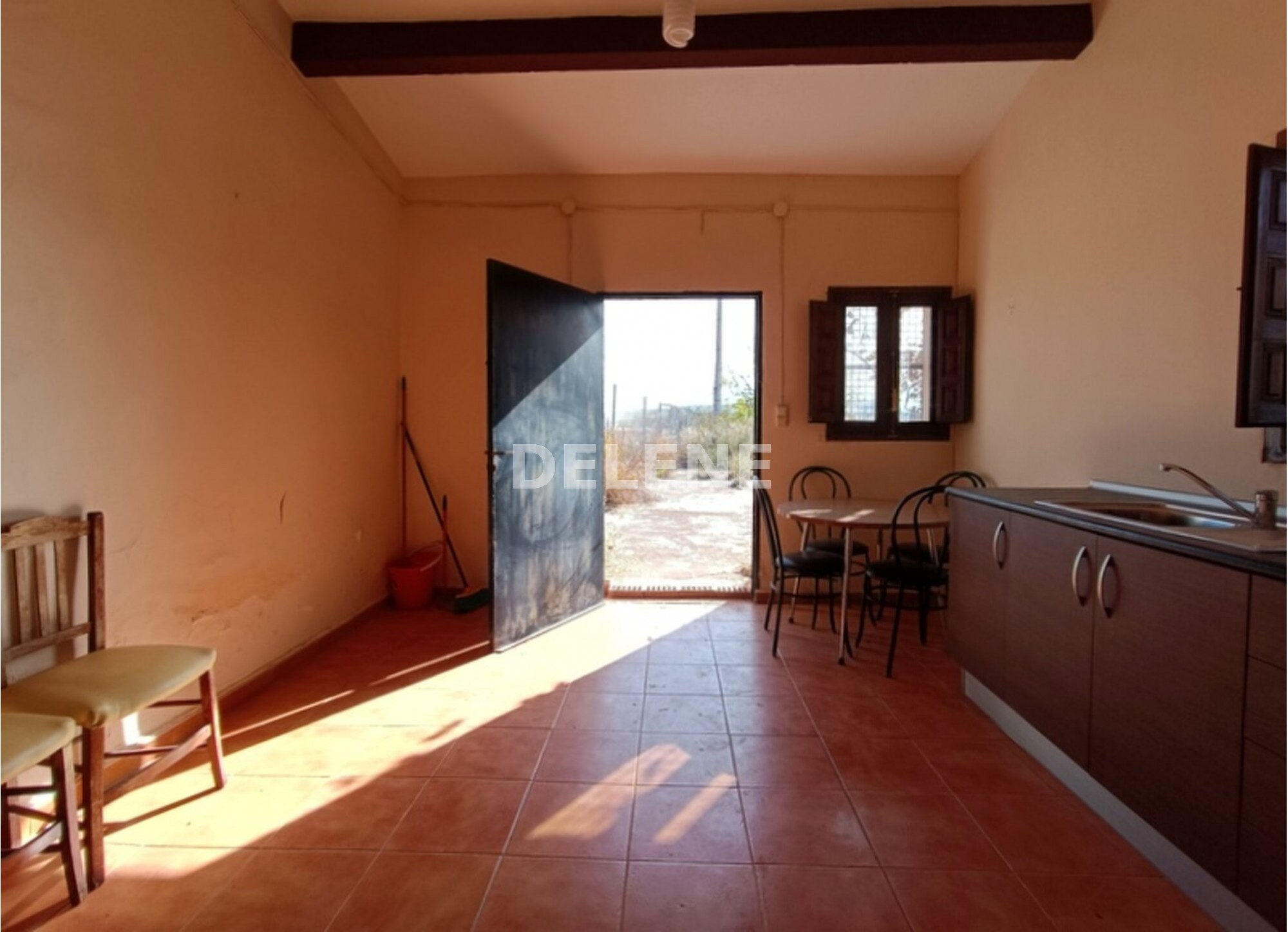 2863 CASA DE CAMPO CON TERRENO, ZONA CLUB DE TENIS