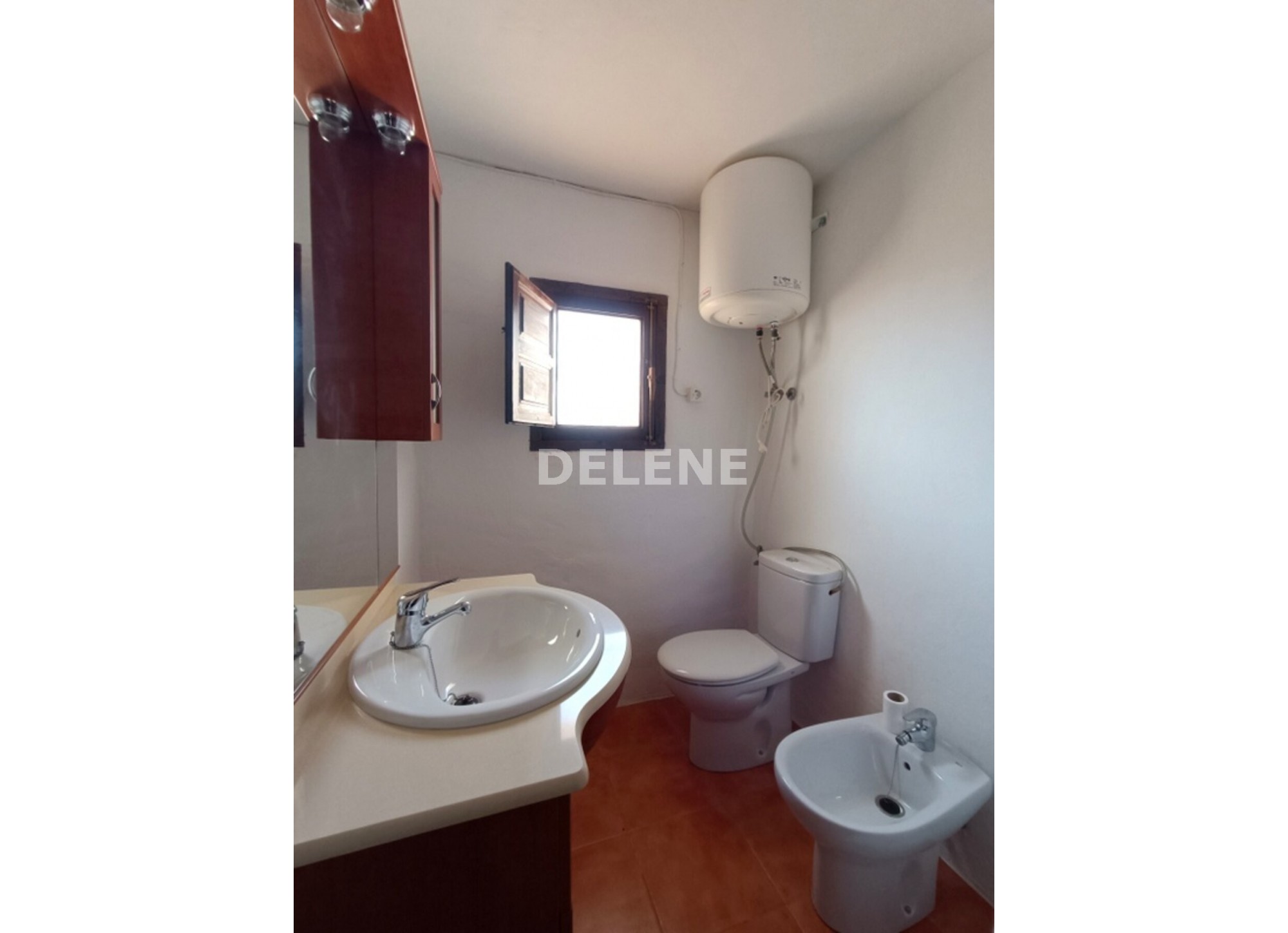 2863 CASA DE CAMPO CON TERRENO, ZONA CLUB DE TENIS