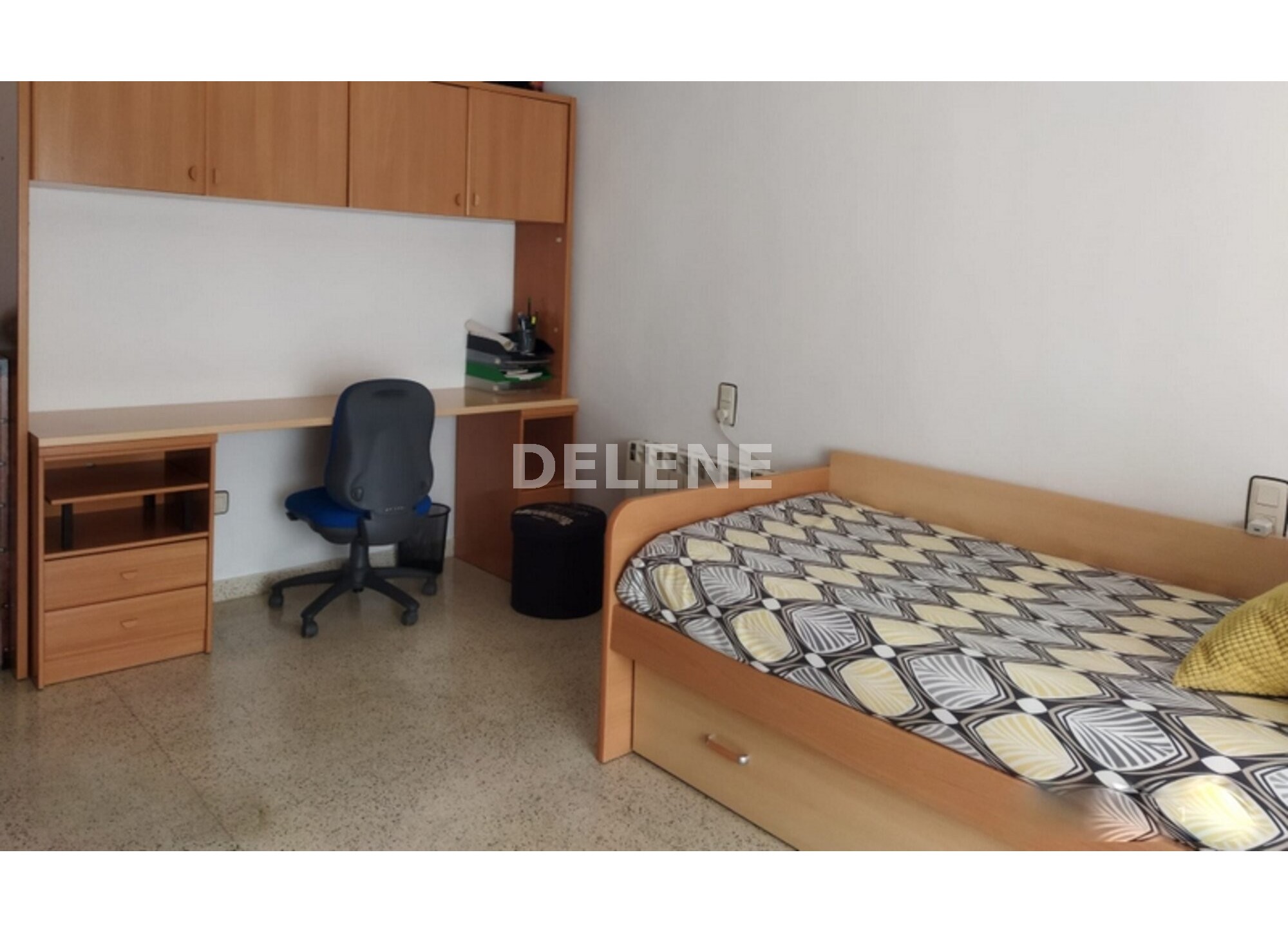 2901 PISO CON BALCÓN, ZONA PLAZA SANTA ANA