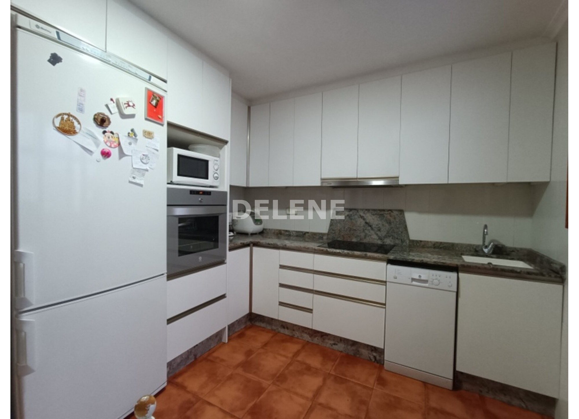 2904 PISO CON GARAJE Y TRASTERO, ZONA HACIENDA