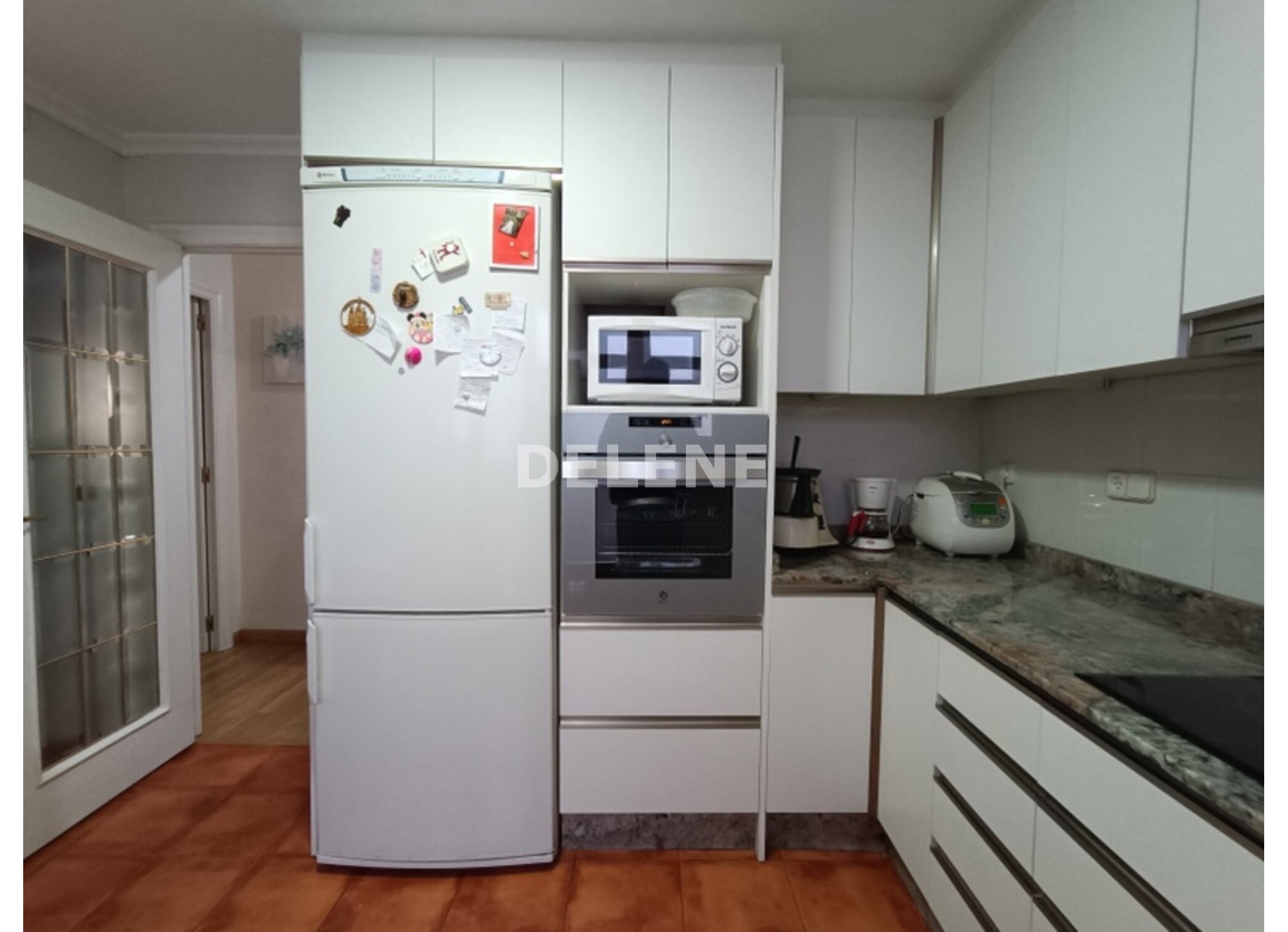 2904 PISO CON GARAJE Y TRASTERO, ZONA HACIENDA