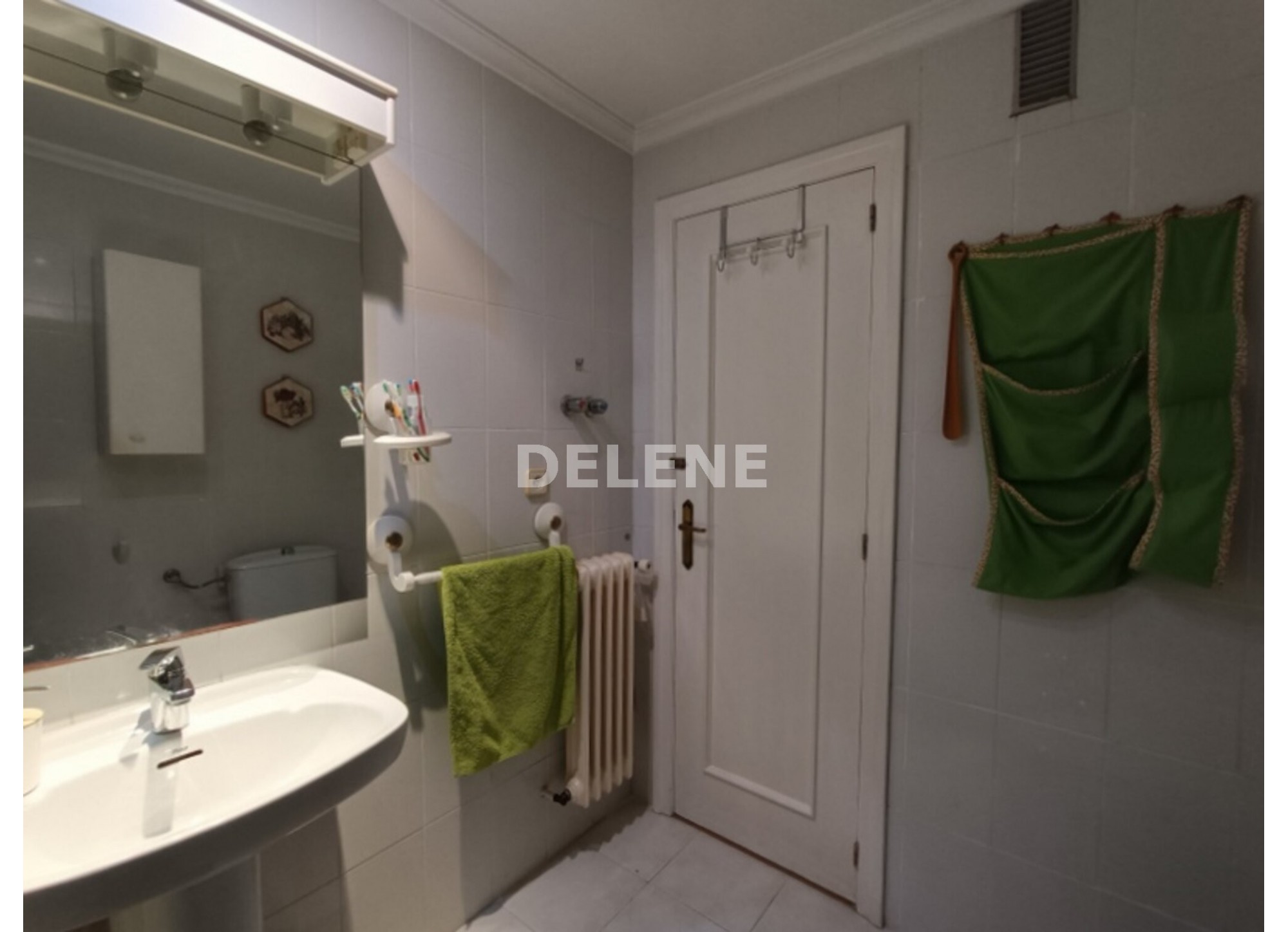 2904 PISO CON GARAJE Y TRASTERO, ZONA HACIENDA