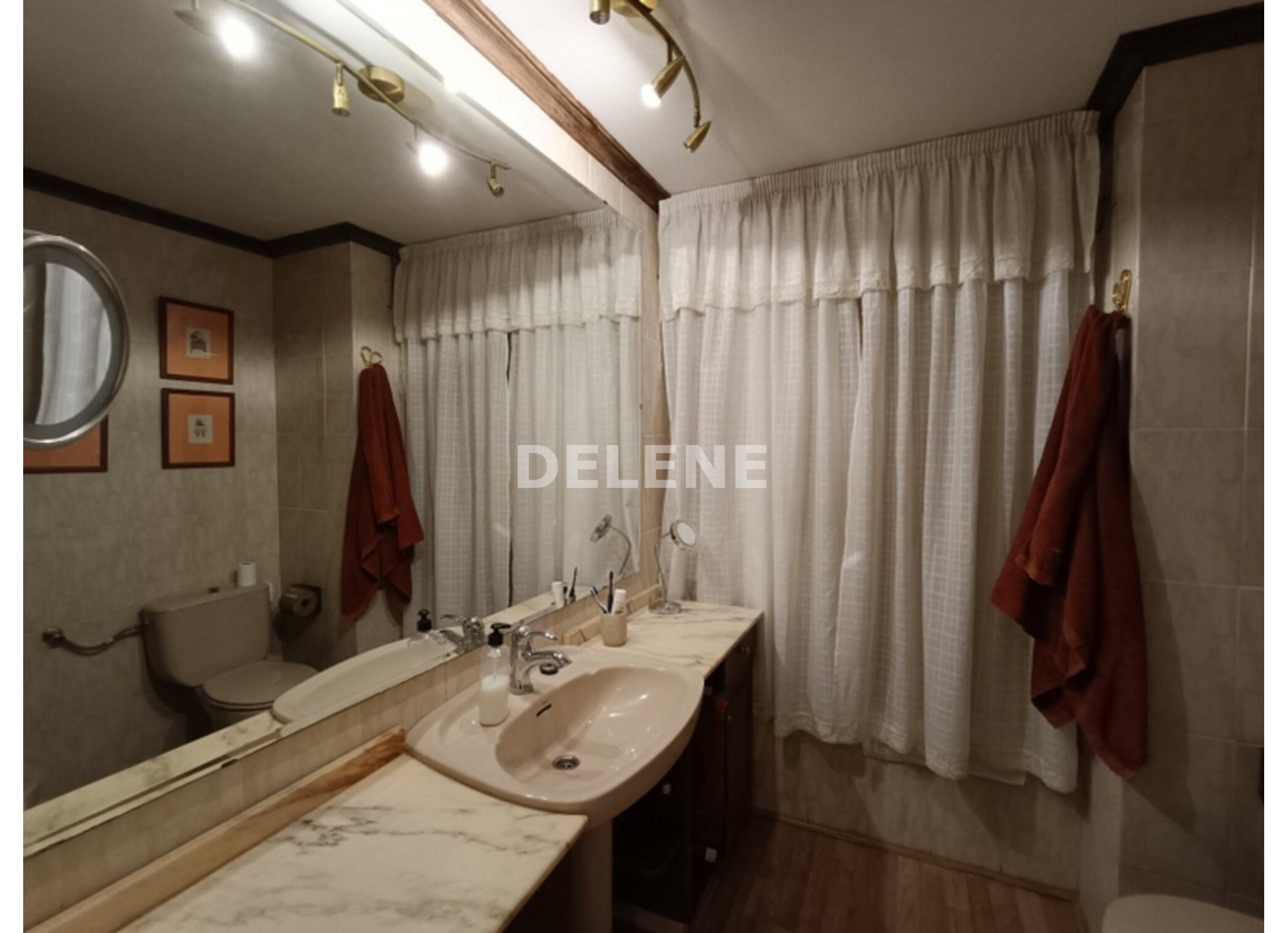 2904 PISO CON GARAJE Y TRASTERO, ZONA HACIENDA