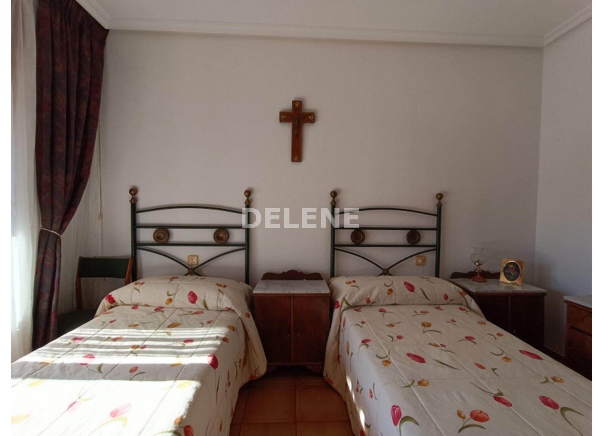 2905 PISO CON BALCÓN, ZONA CRUZ DE LOS CAÍDOS