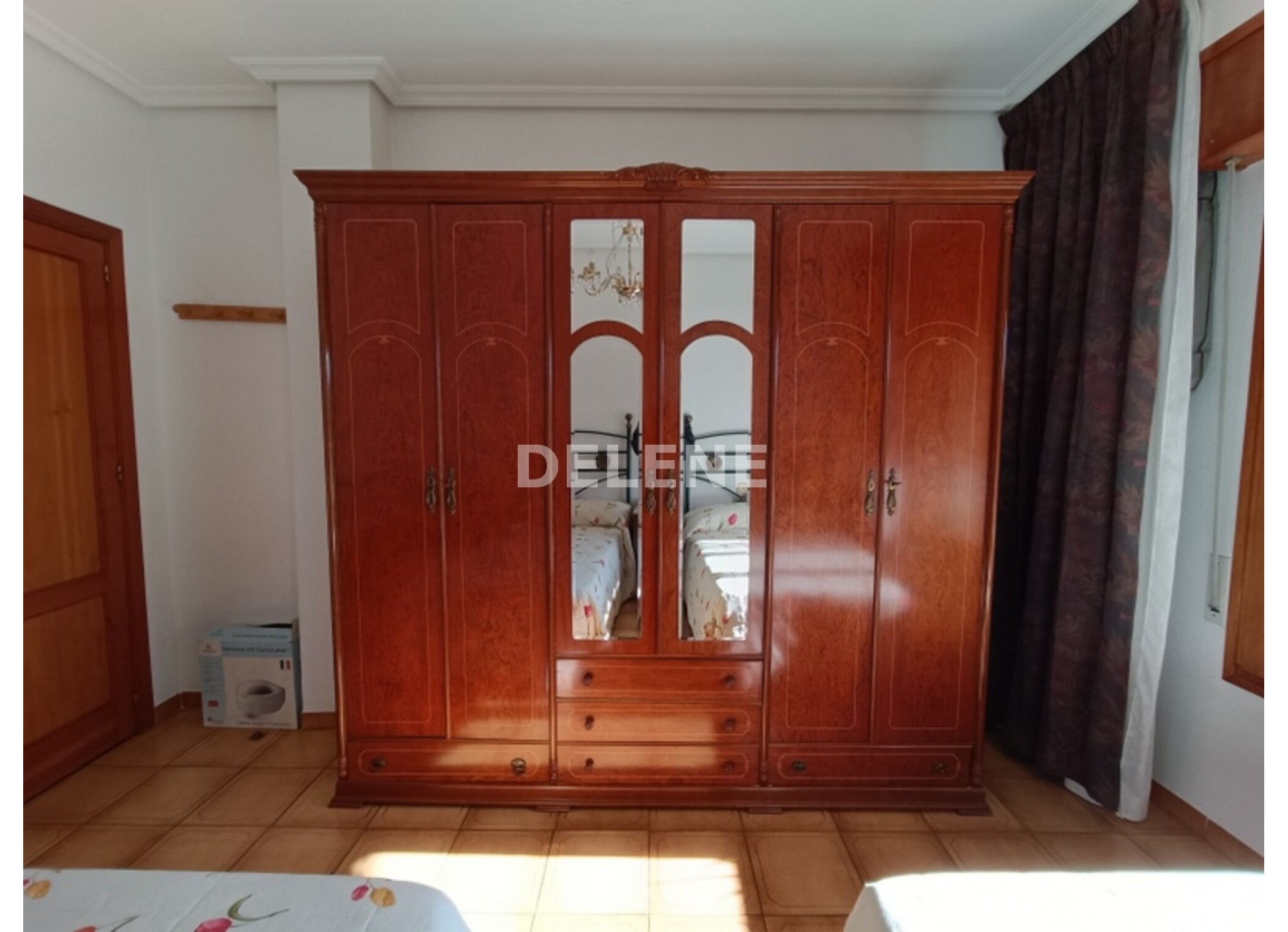 2905 PISO CON BALCÓN, ZONA CRUZ DE LOS CAÍDOS