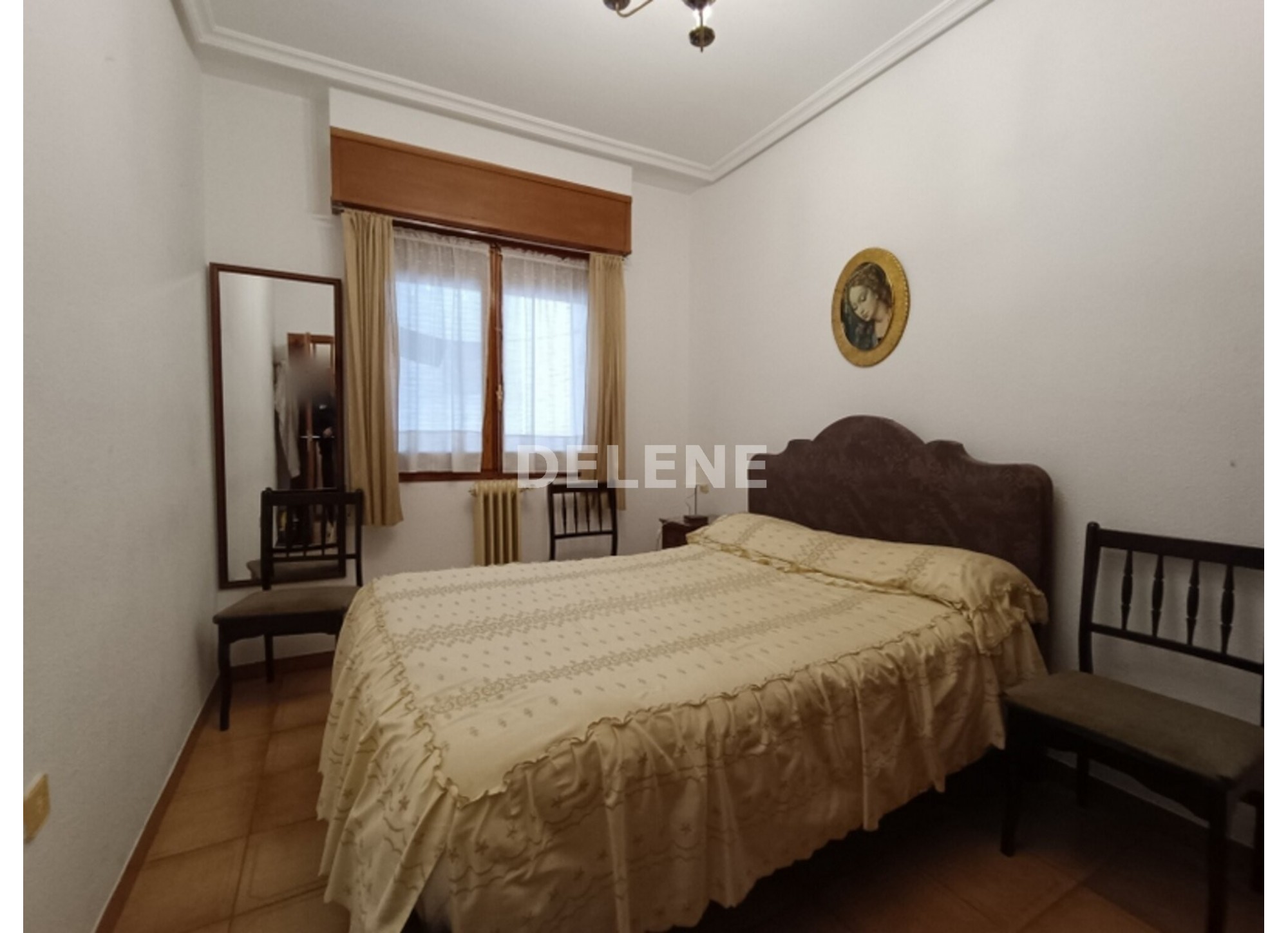 2905 PISO CON BALCÓN, ZONA CRUZ DE LOS CAÍDOS