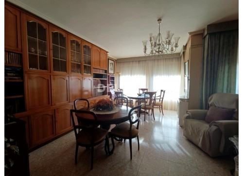 2908 PISO CON GARAJE Y BALCÓN, ZONA GRAN VÍA