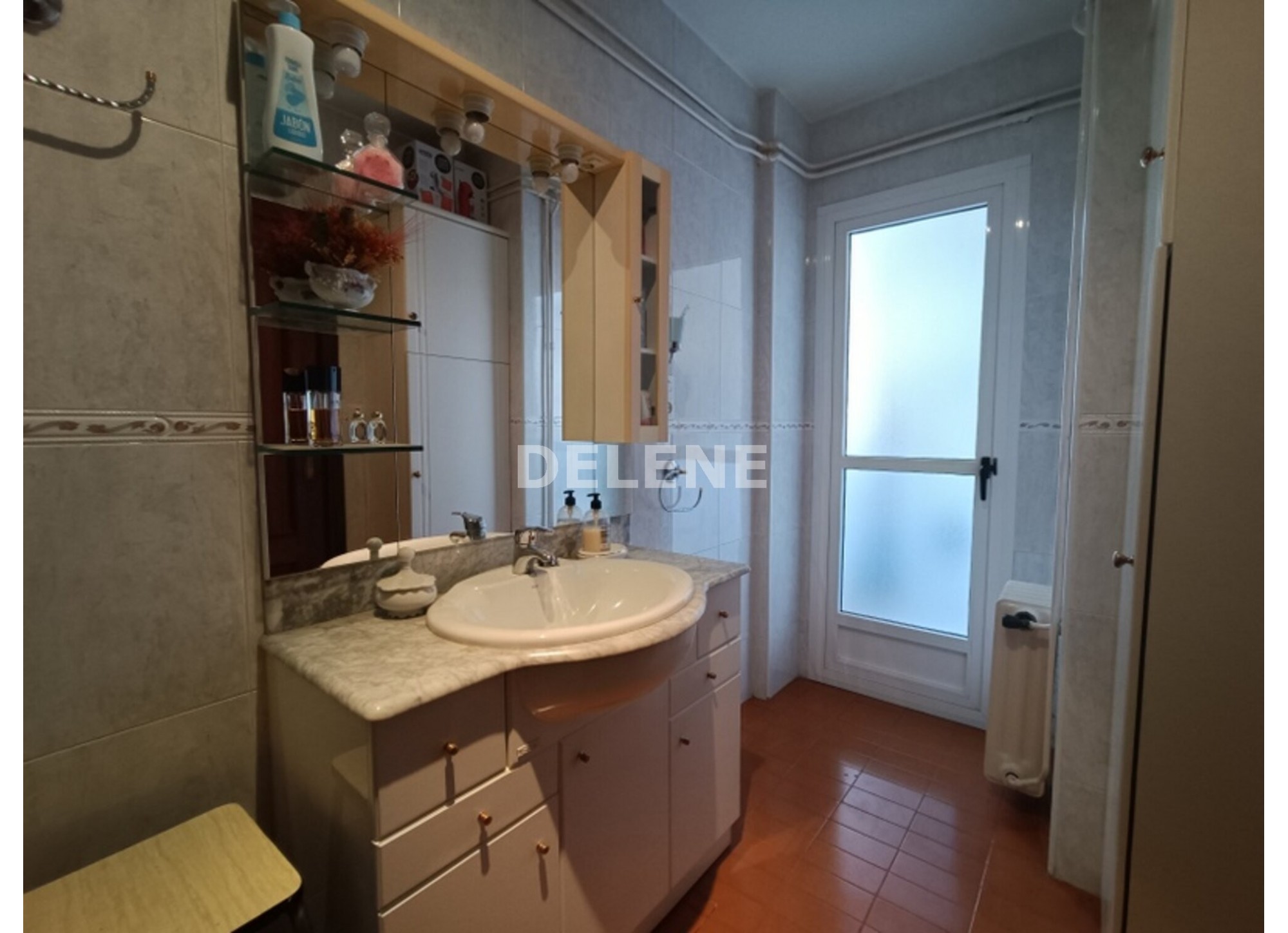 2908 PISO CON GARAJE Y BALCÓN, ZONA GRAN VÍA