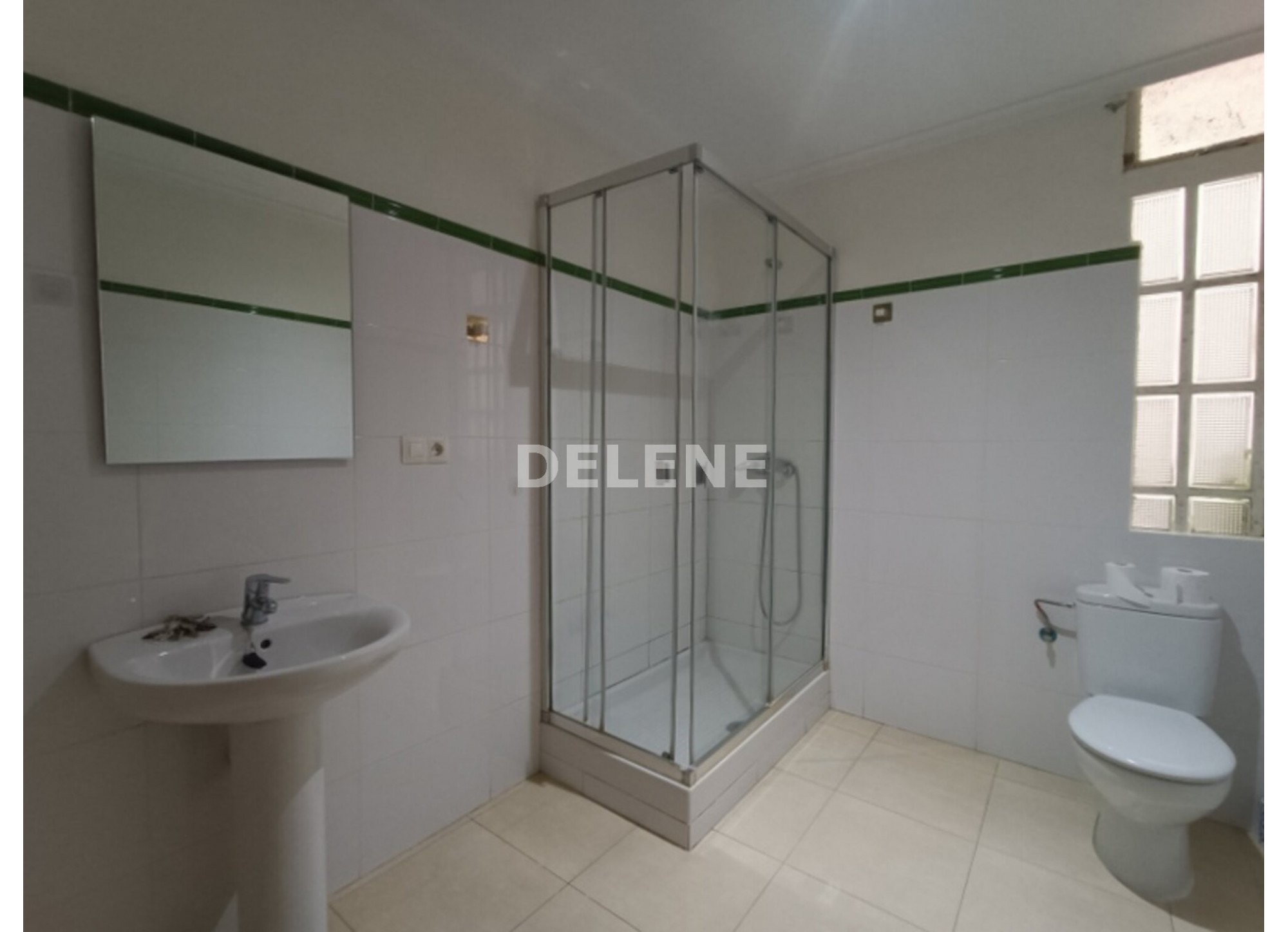 2910 PISO DIVIDIDO EN DOS VIVIENDAS, ZONA GRAN VÍA