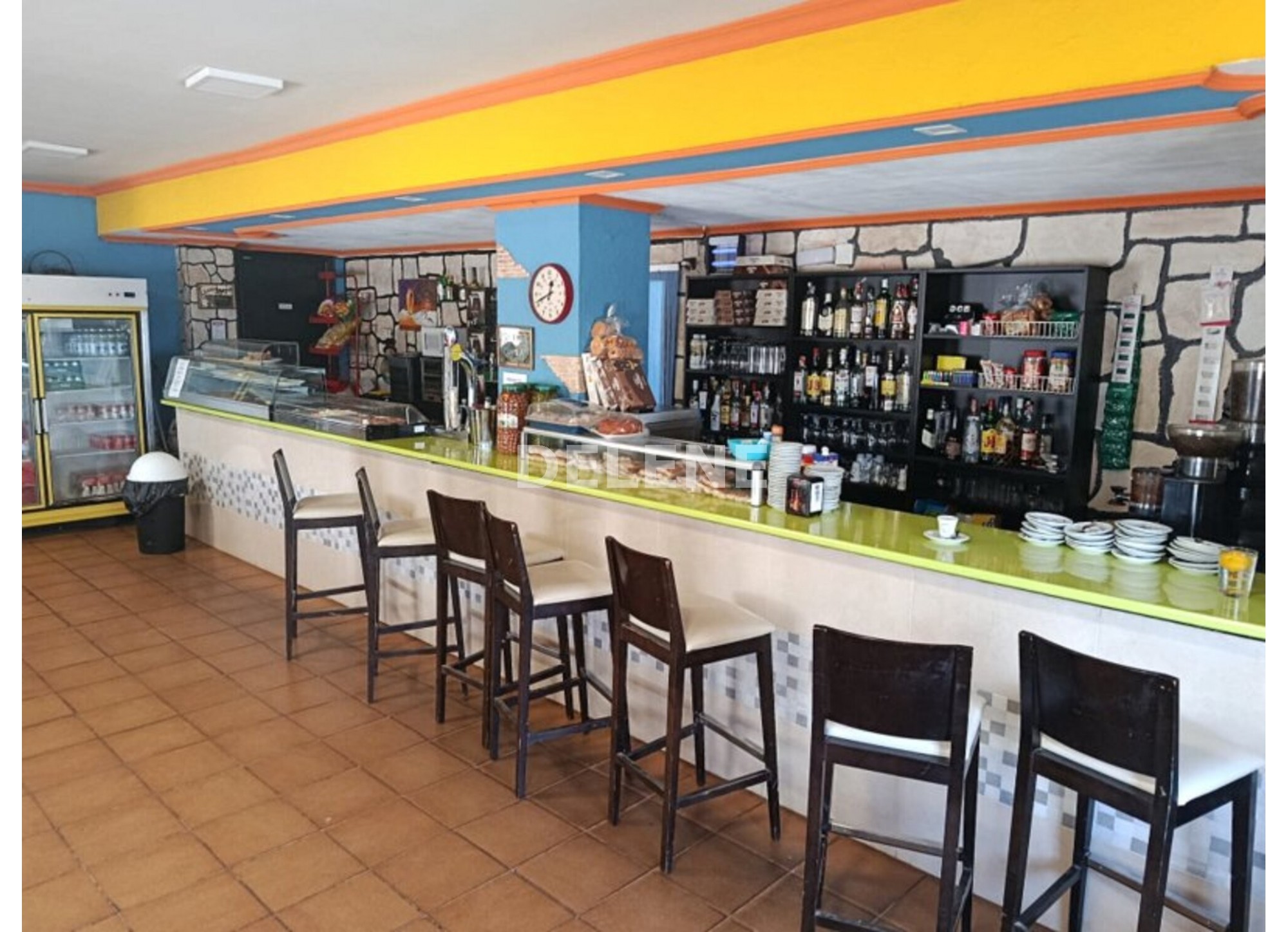 2913 RESTAURANTE CON VIVIENDA, NAVA DE ABAJO