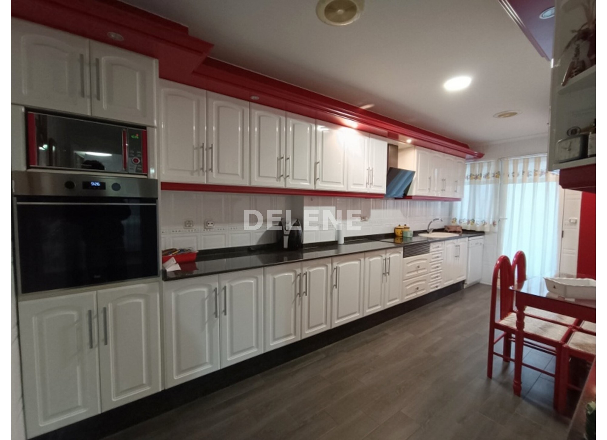 2916 PISO CON BALCÓN Y TERRAZA, ZONA GUARDIA CIVIL