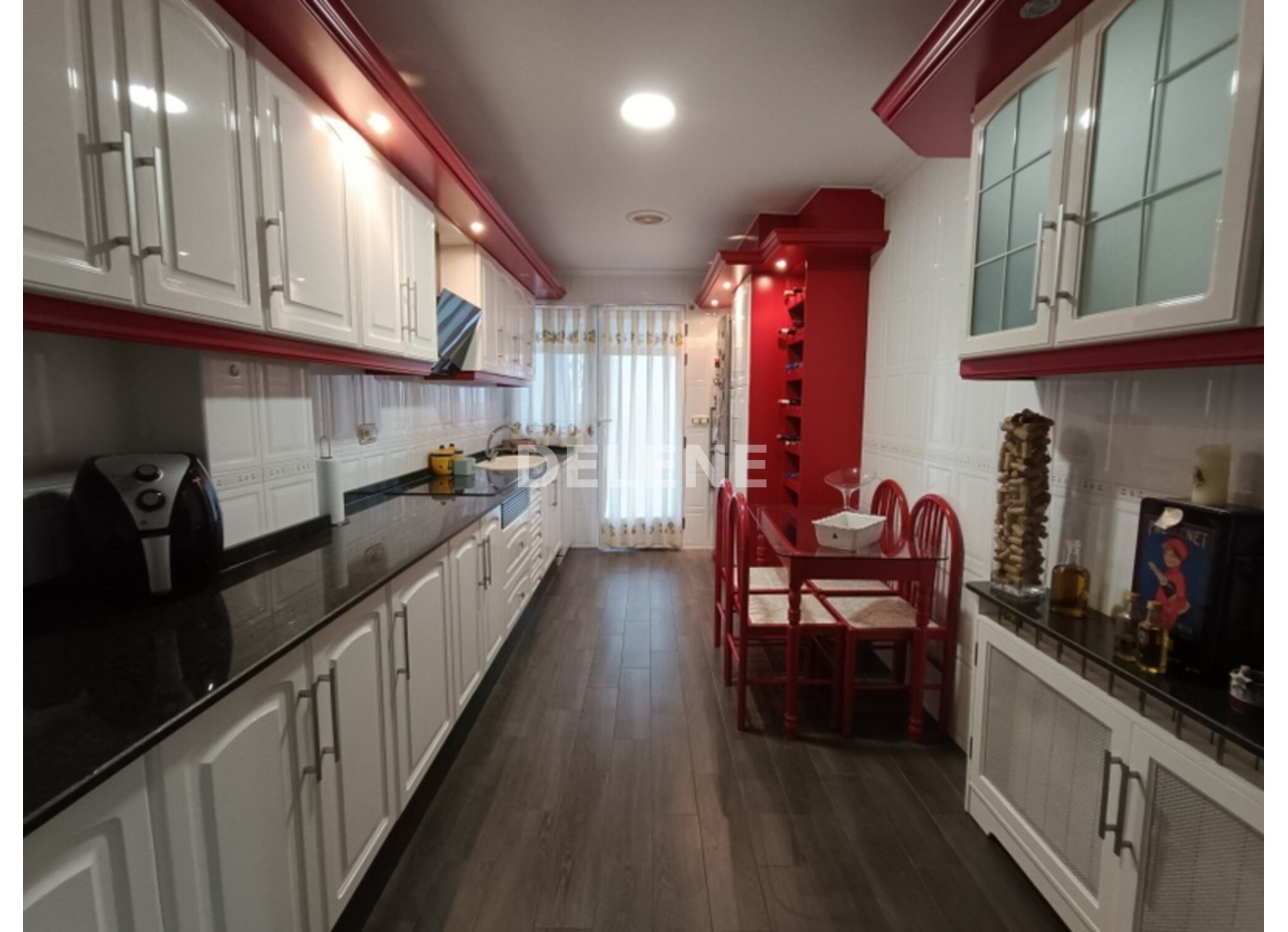 2916 PISO CON BALCÓN Y TERRAZA, ZONA GUARDIA CIVIL