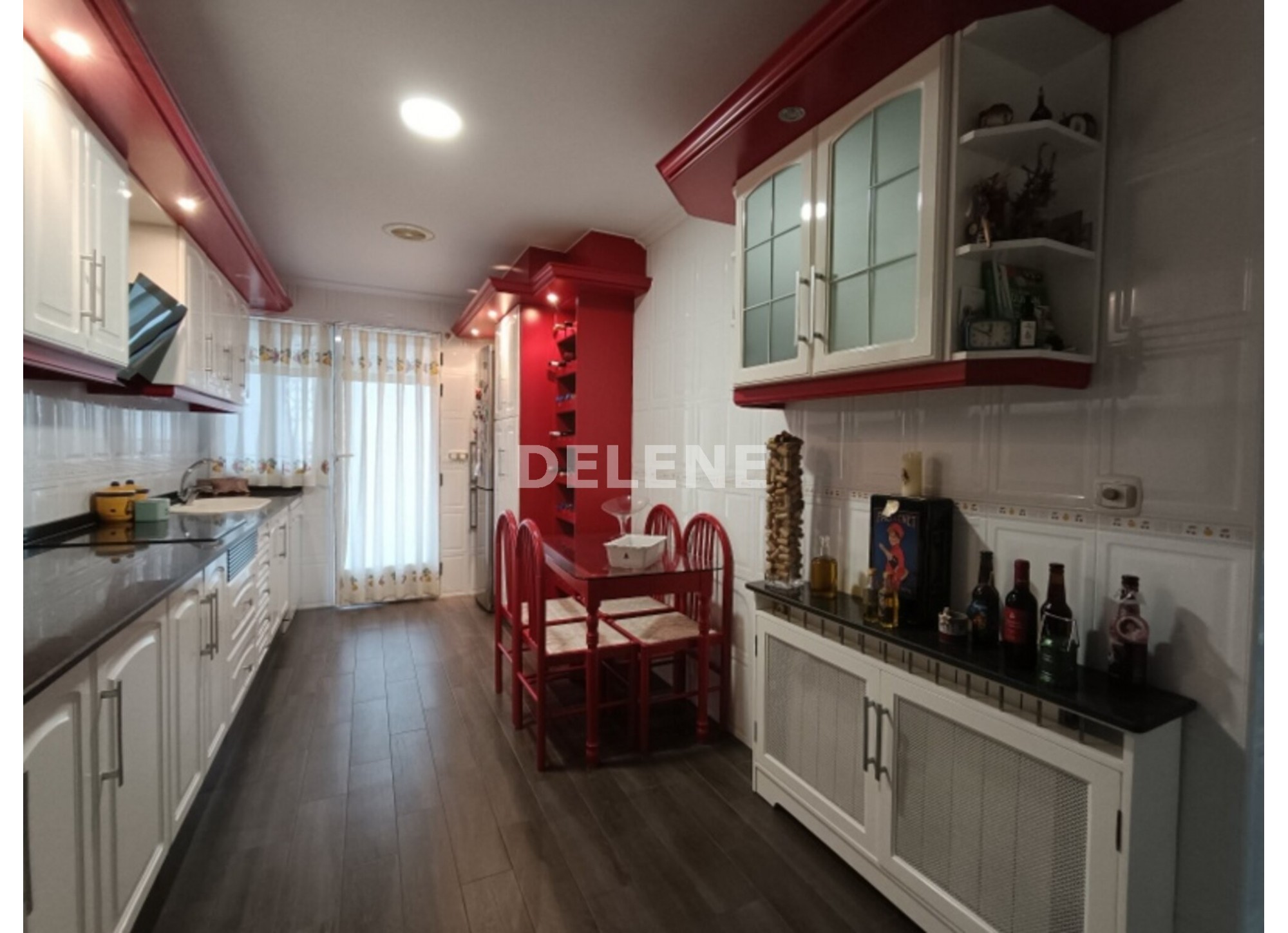 2916 PISO CON BALCÓN Y TERRAZA, ZONA GUARDIA CIVIL