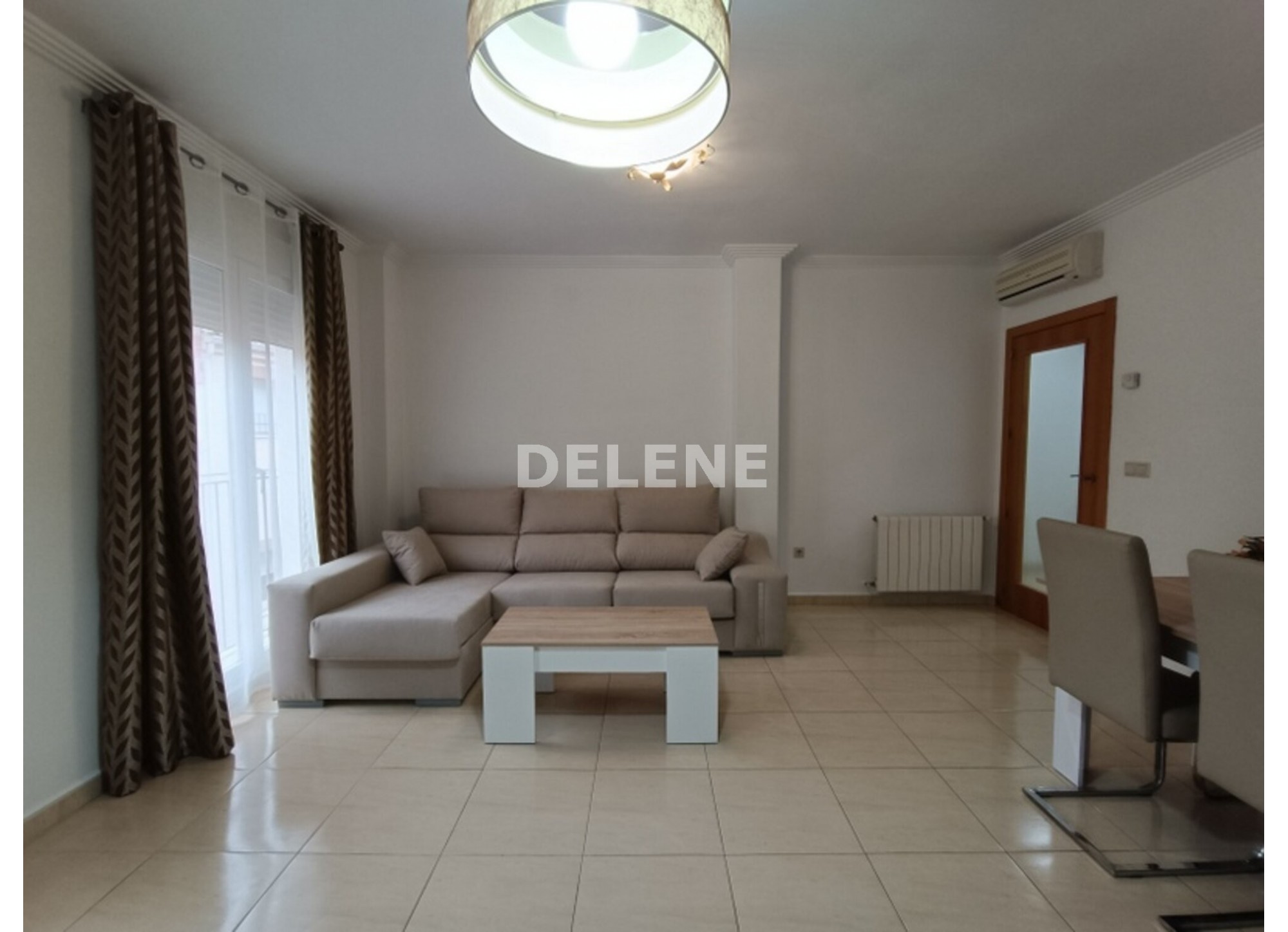 2920 PISO CON GARAJE Y TRASTERO, ZONA MESONES