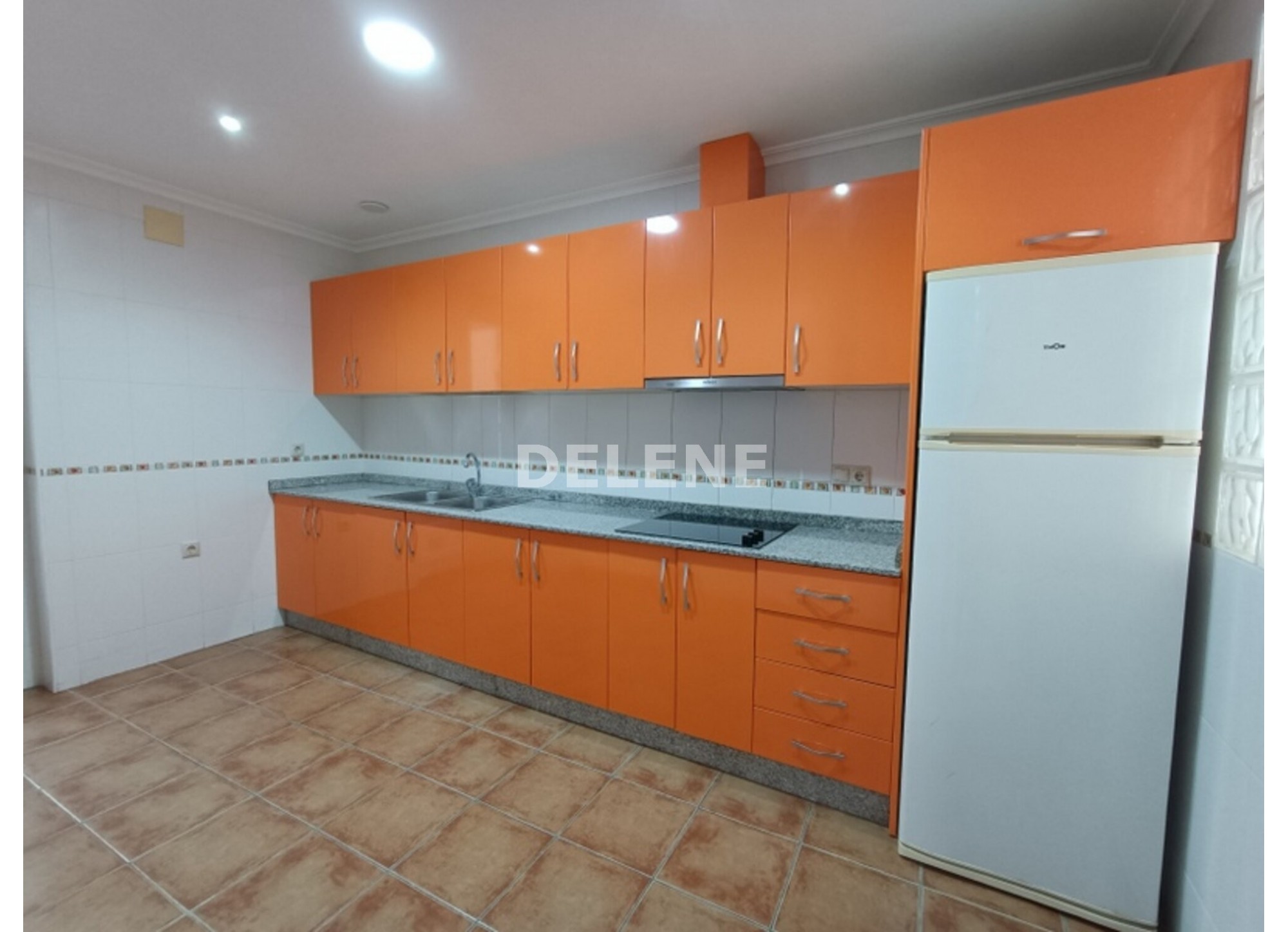 2920 PISO CON GARAJE Y TRASTERO, ZONA MESONES