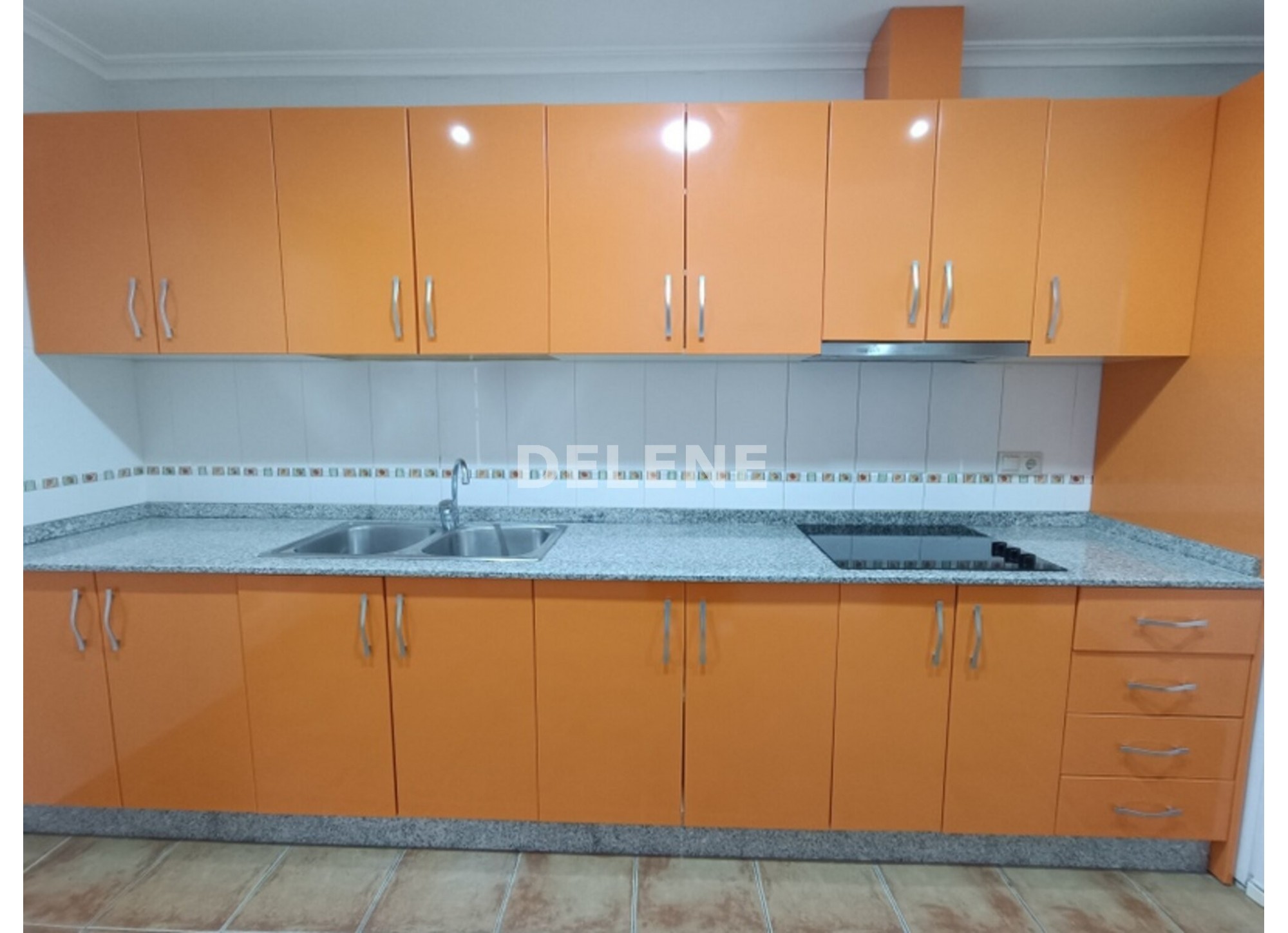 2920 PISO CON GARAJE Y TRASTERO, ZONA MESONES