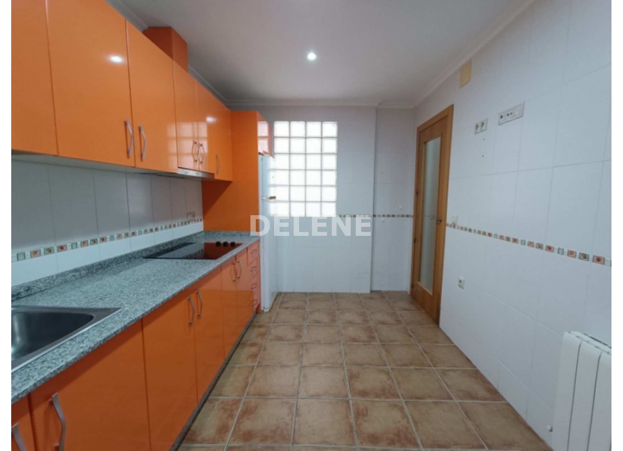 2920 PISO CON GARAJE Y TRASTERO, ZONA MESONES
