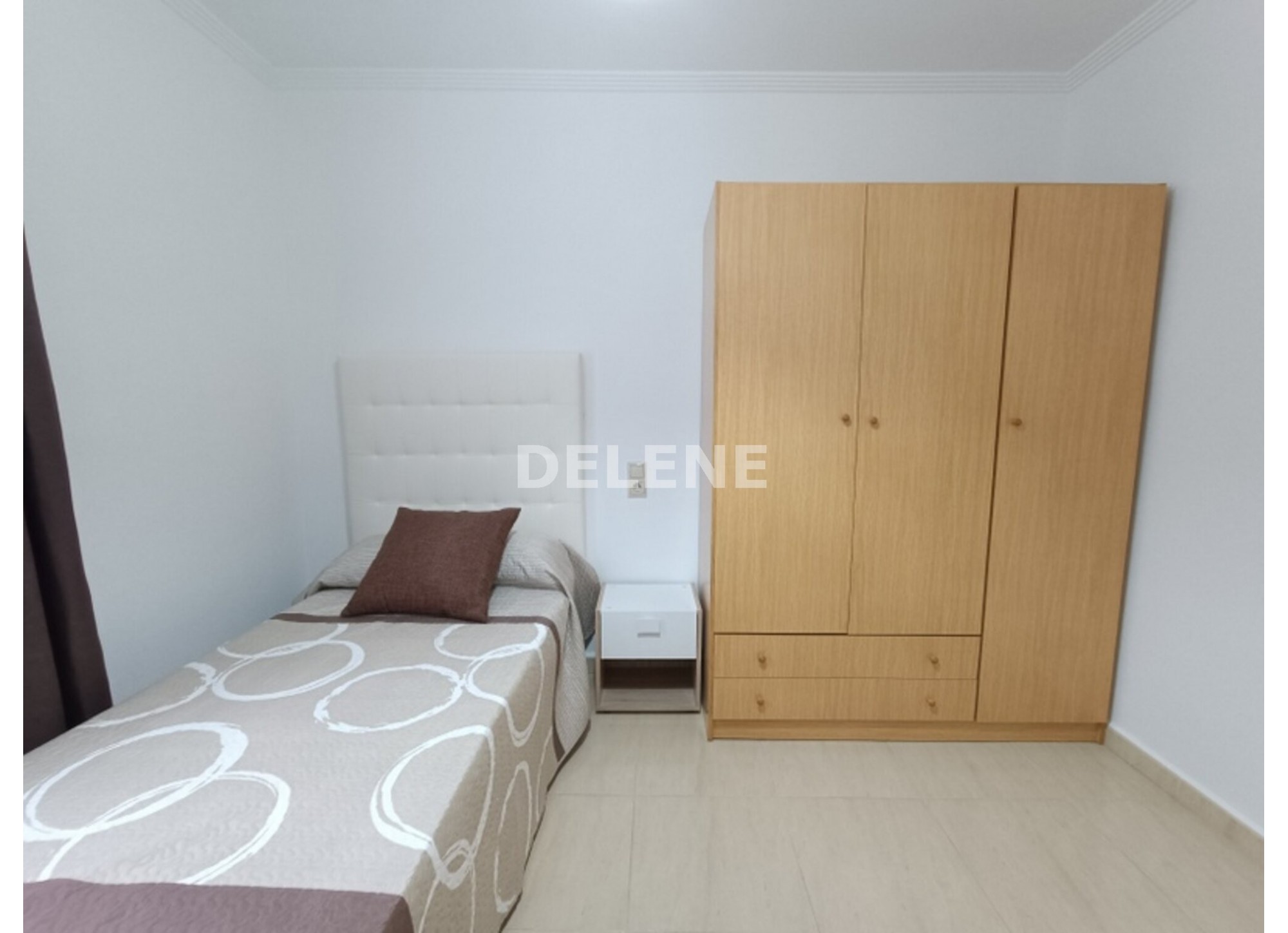 2920 PISO CON GARAJE Y TRASTERO, ZONA MESONES