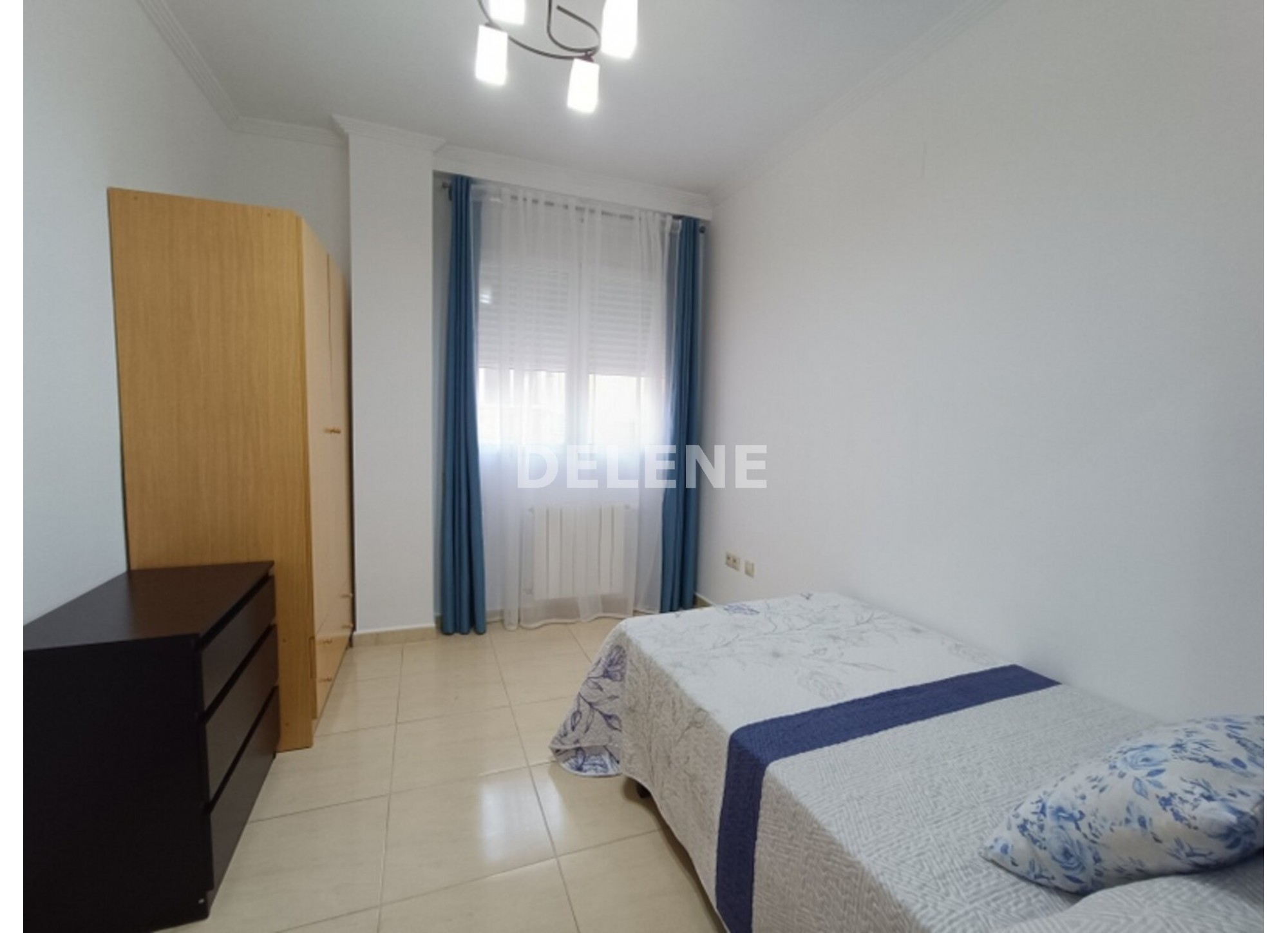 2920 PISO CON GARAJE Y TRASTERO, ZONA MESONES